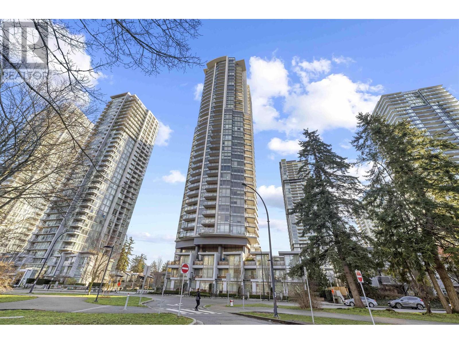 501 4900 LENNOX LANE, burnaby, British Columbia