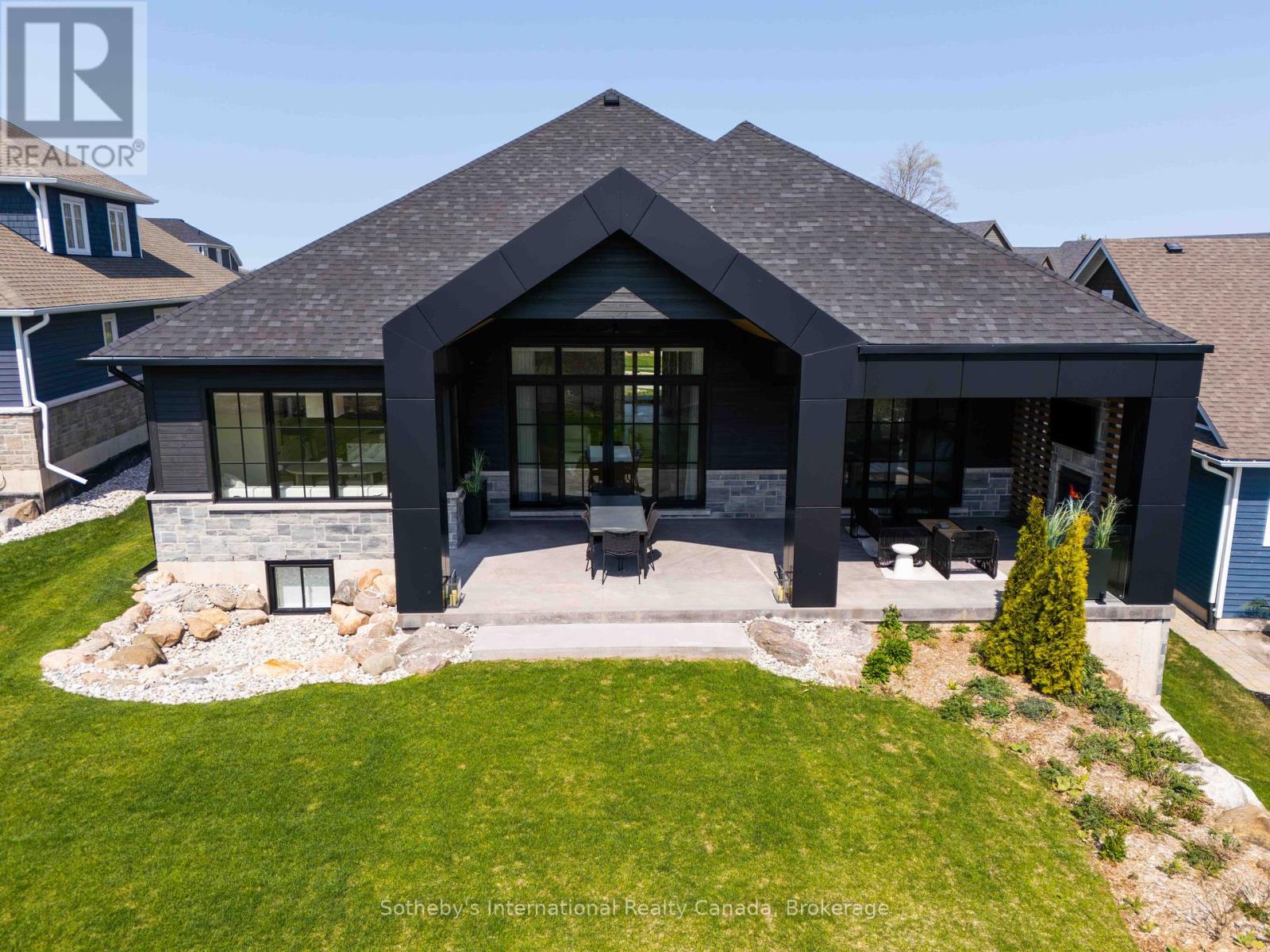 518 ALGONQUIN TRAIL, Georgian Bluffs, Ontario