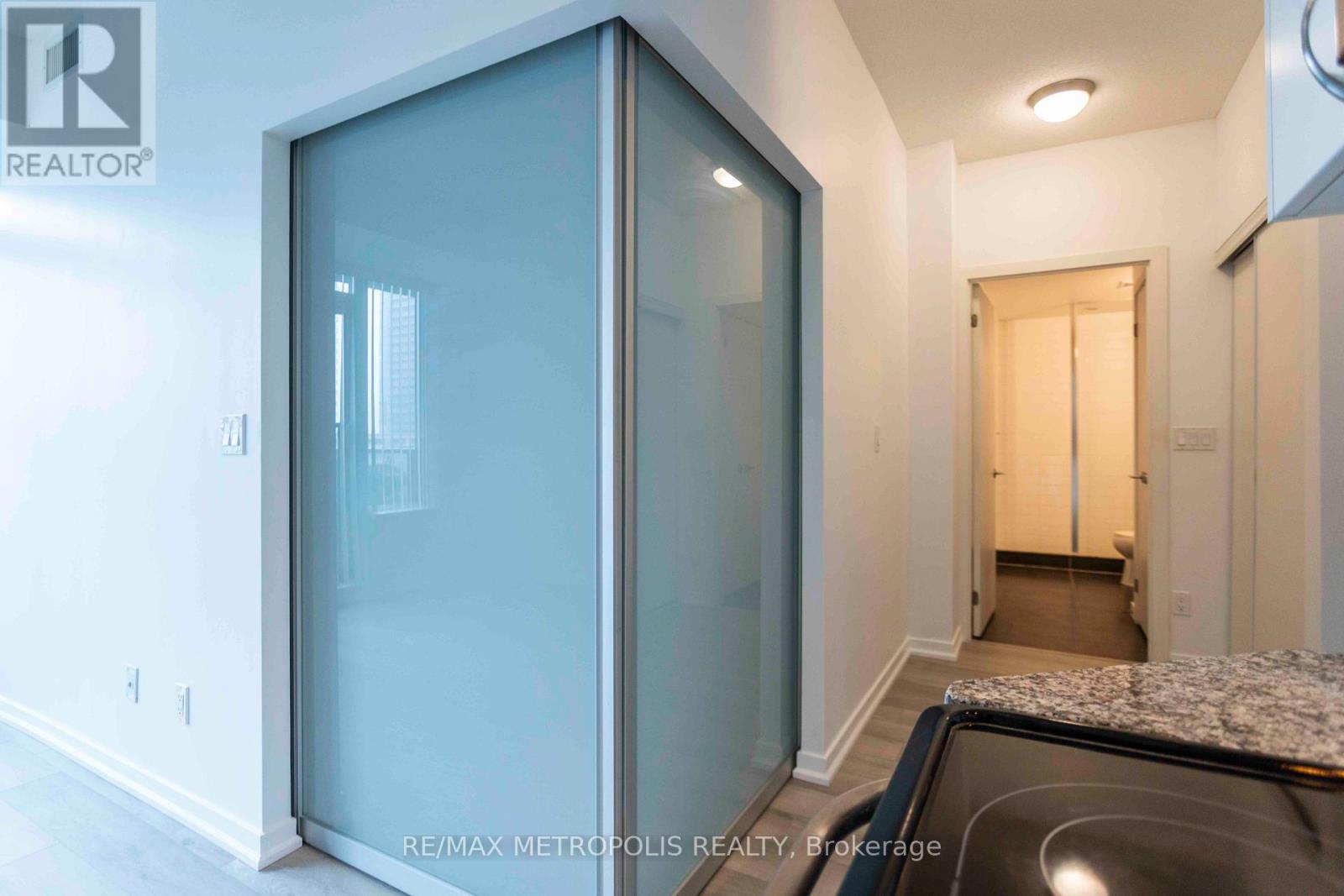 717 - 55 East Liberty Street, Toronto, Ontario  M6K 3P9 - Photo 7 - C12020511