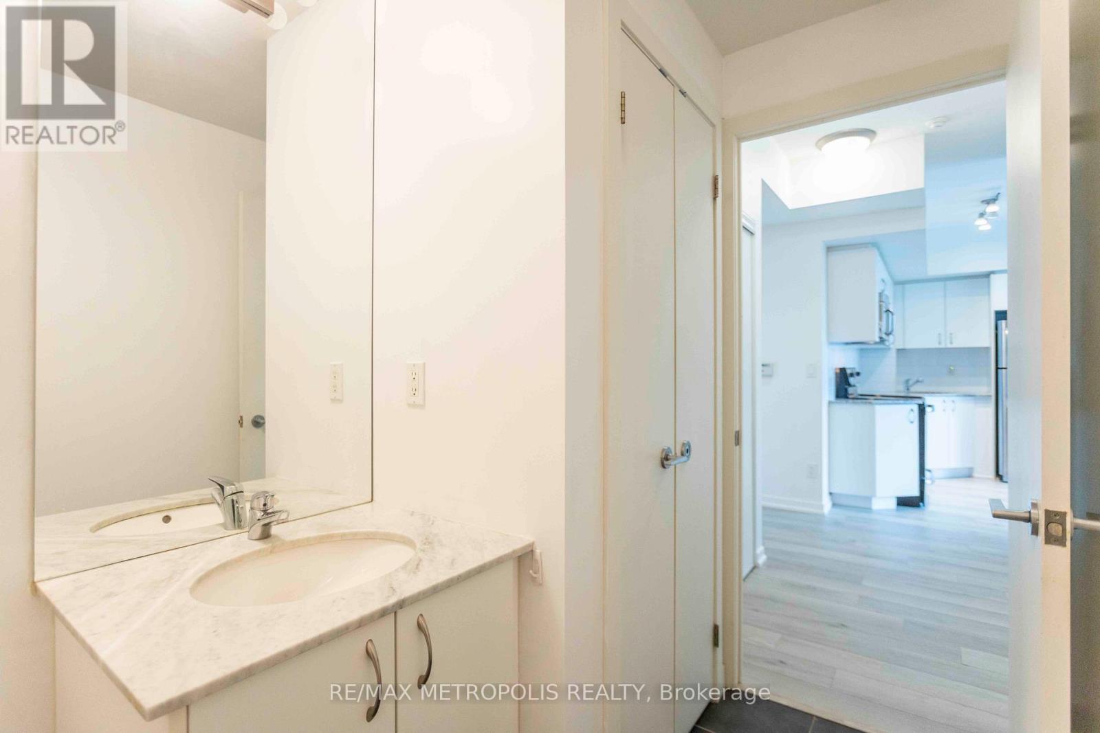 717 - 55 East Liberty Street, Toronto, Ontario  M6K 3P9 - Photo 9 - C12020511