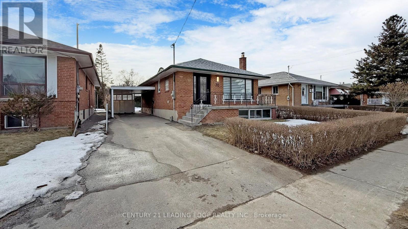 Property at 70 WEXFORD BOULEVARD image 2