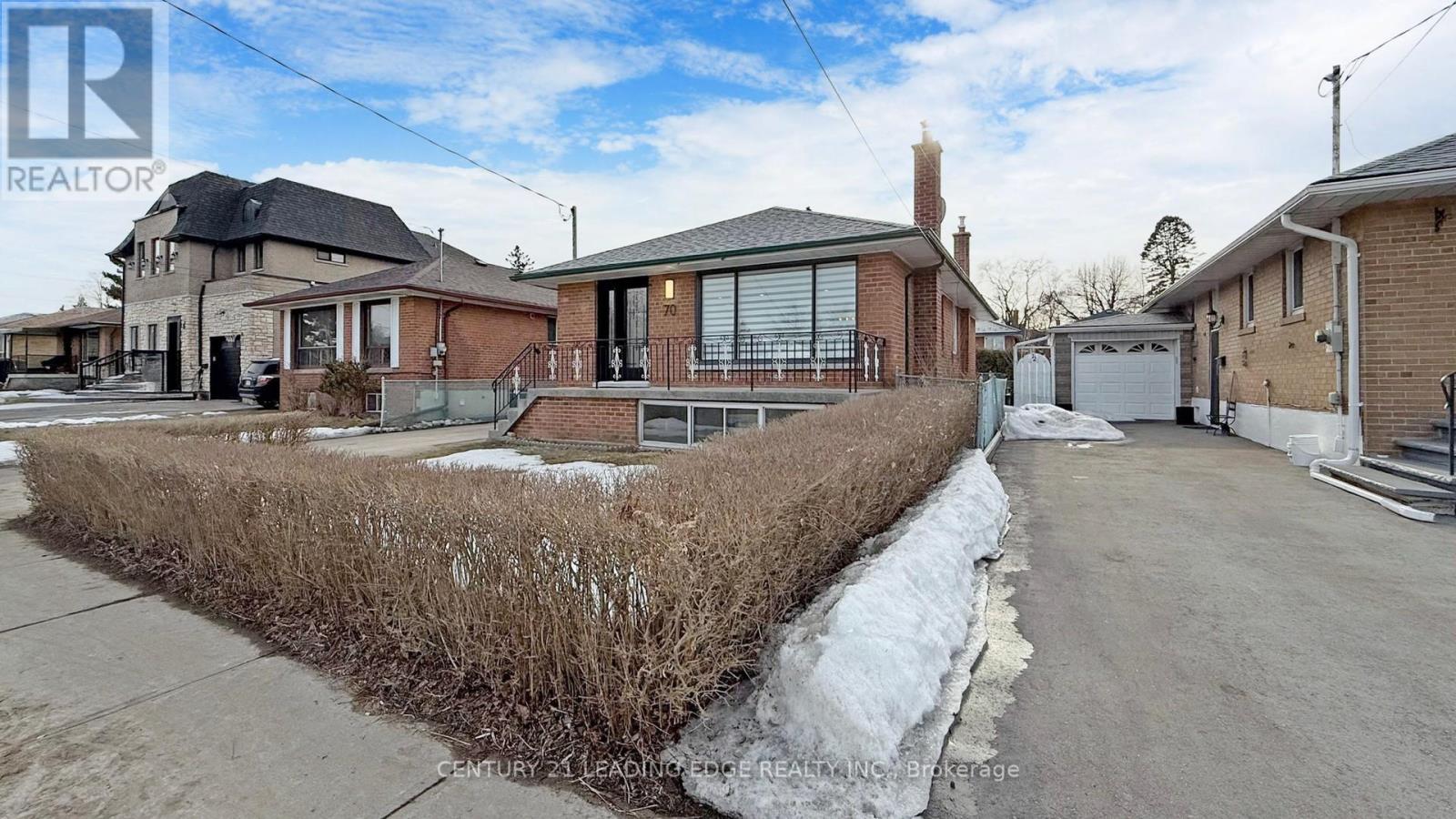 Property at 70 WEXFORD BOULEVARD image 3