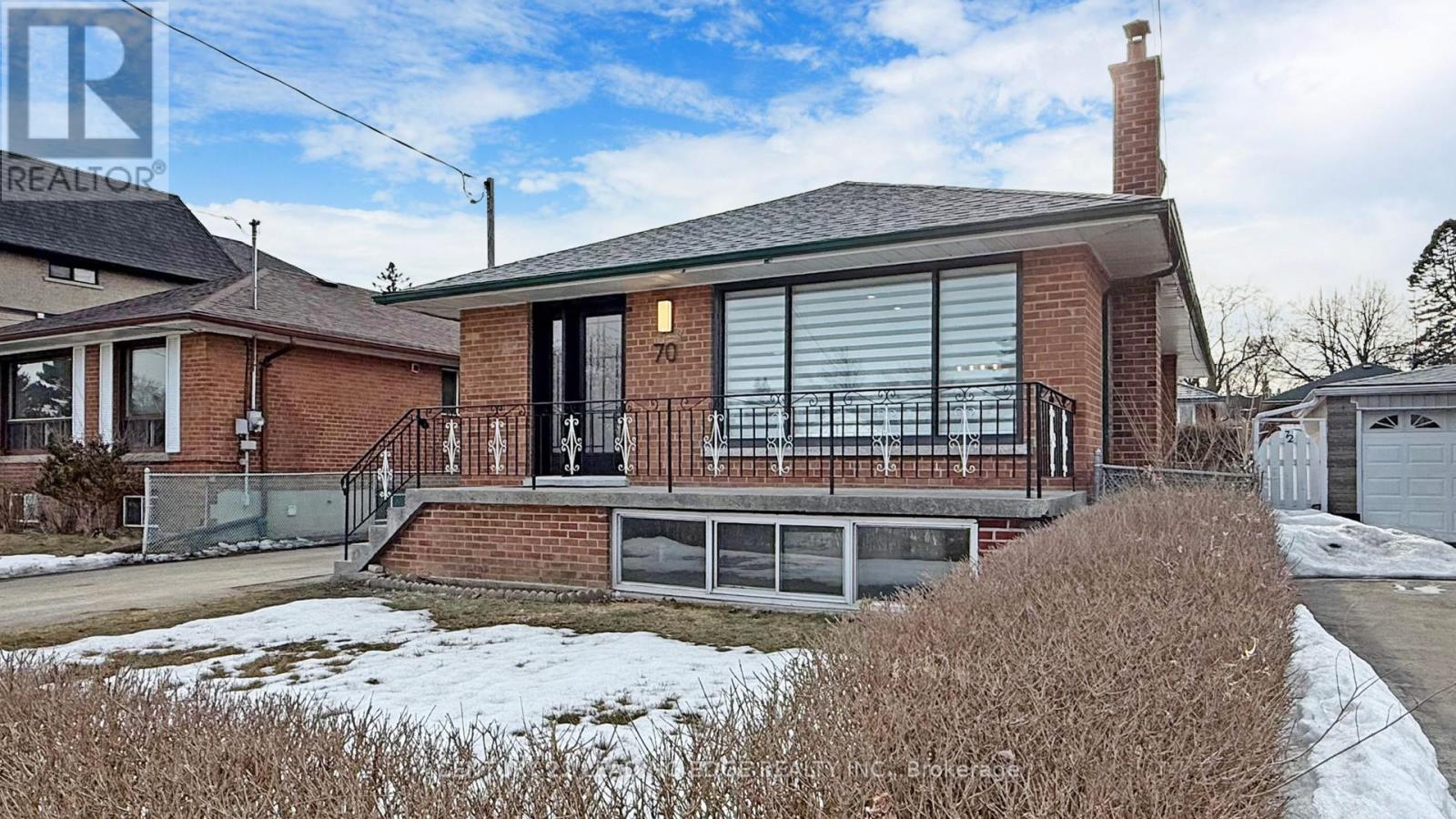 Property at 70 WEXFORD BOULEVARD image 4