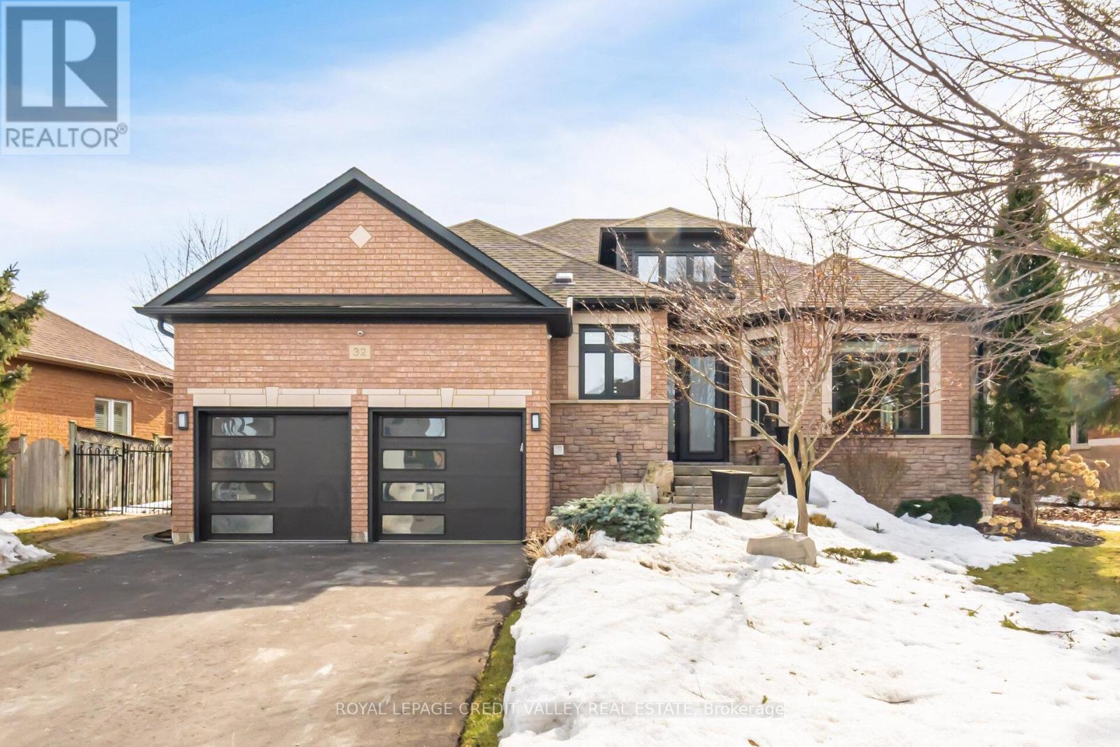 Property at 32 PINEBROOK CIRCLE image 1