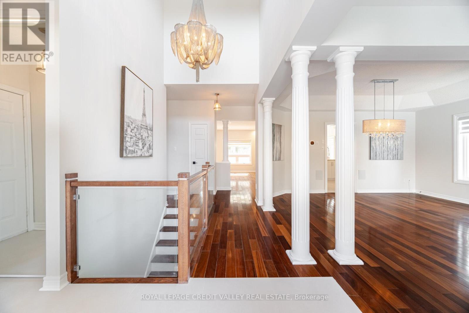 Property at 32 PINEBROOK CIRCLE image 3