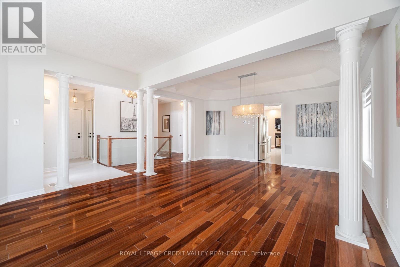 Property at 32 PINEBROOK CIRCLE image 5