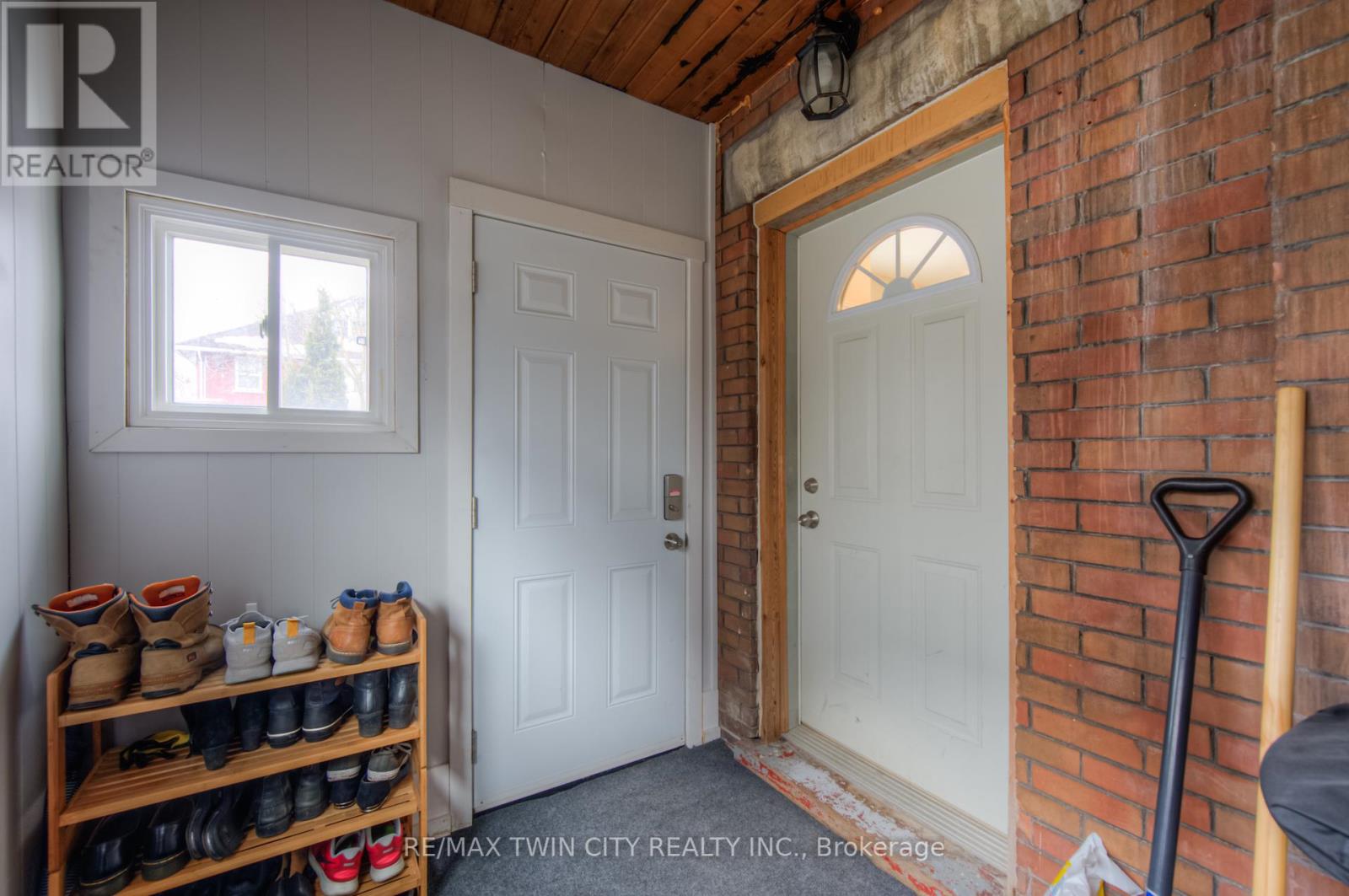 211 Weber Street E, Kitchener, Ontario  N2H 1E7 - Photo 5 - X12020454