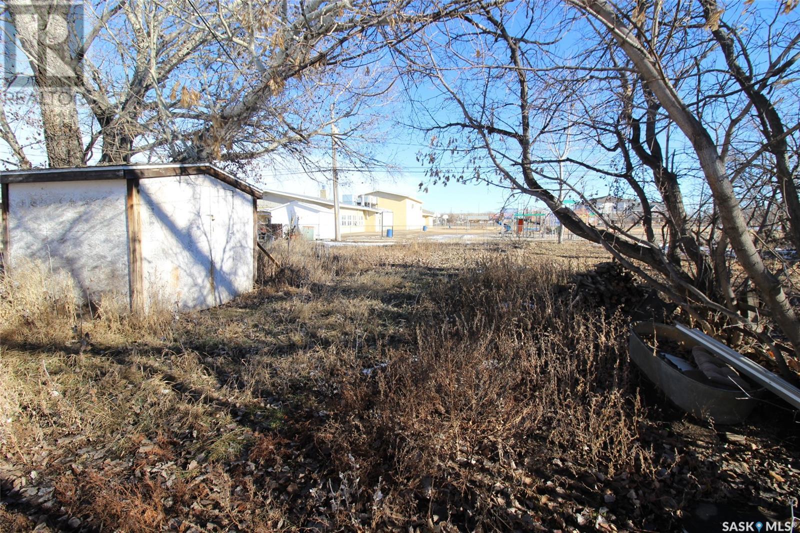 572 3rd Street E, Shaunavon, Saskatchewan S0N 2M0 - Photo 3 - SK998937