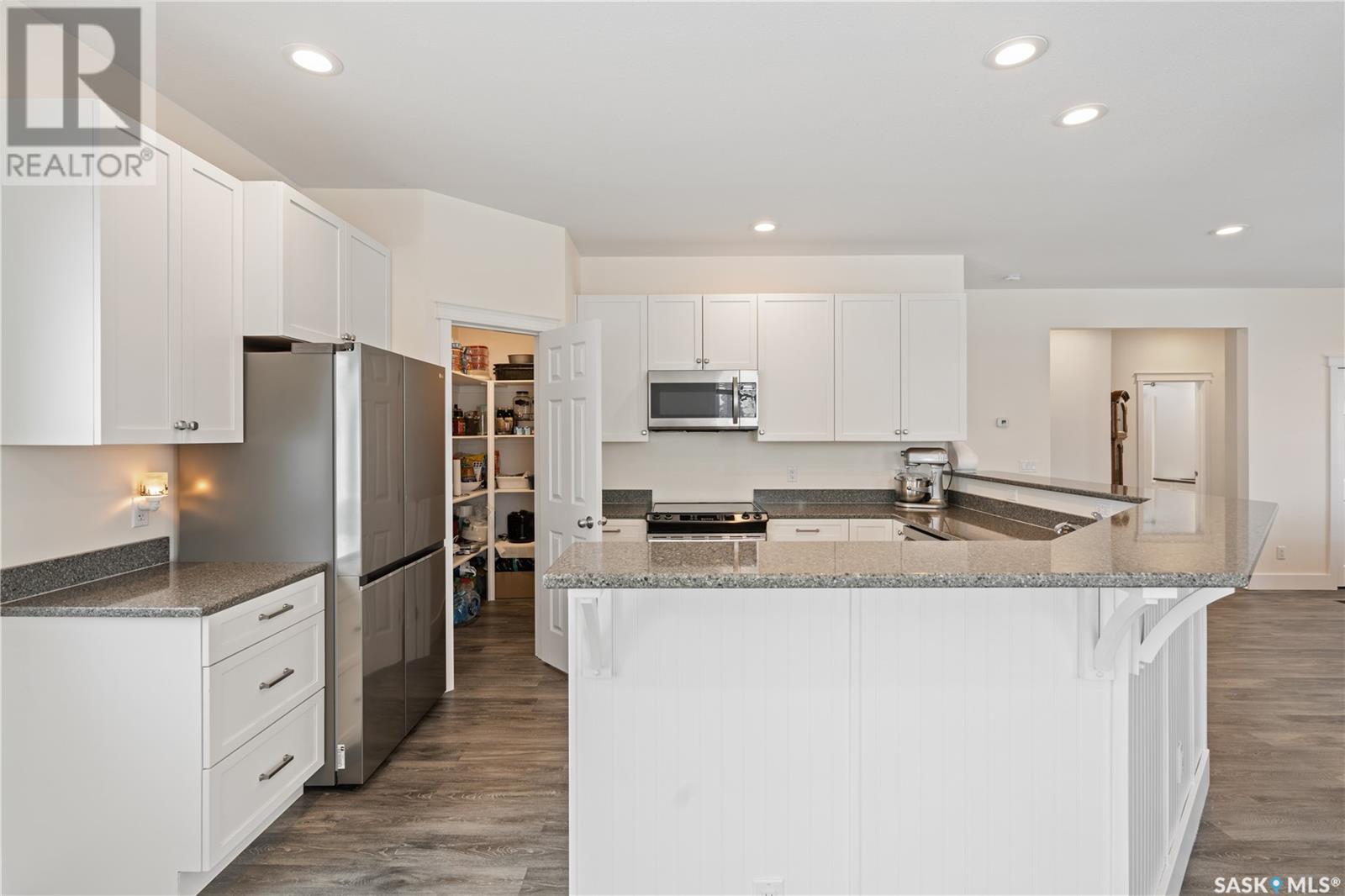 Property at 190 1st STREET W image 2