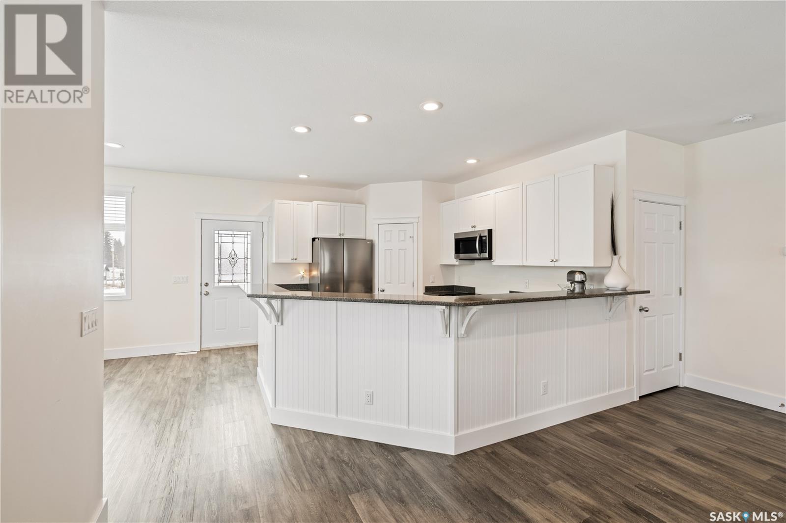 Property at 190 1st STREET W image 5
