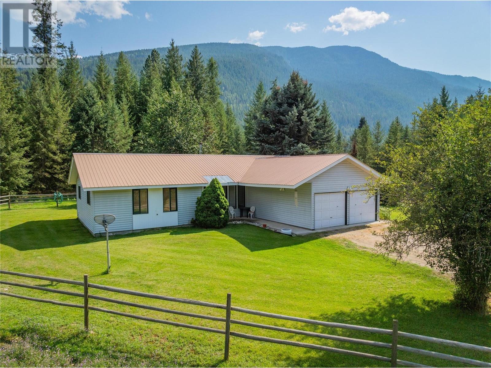 5132 PEDRO CREEK Road, Winlaw, British Columbia