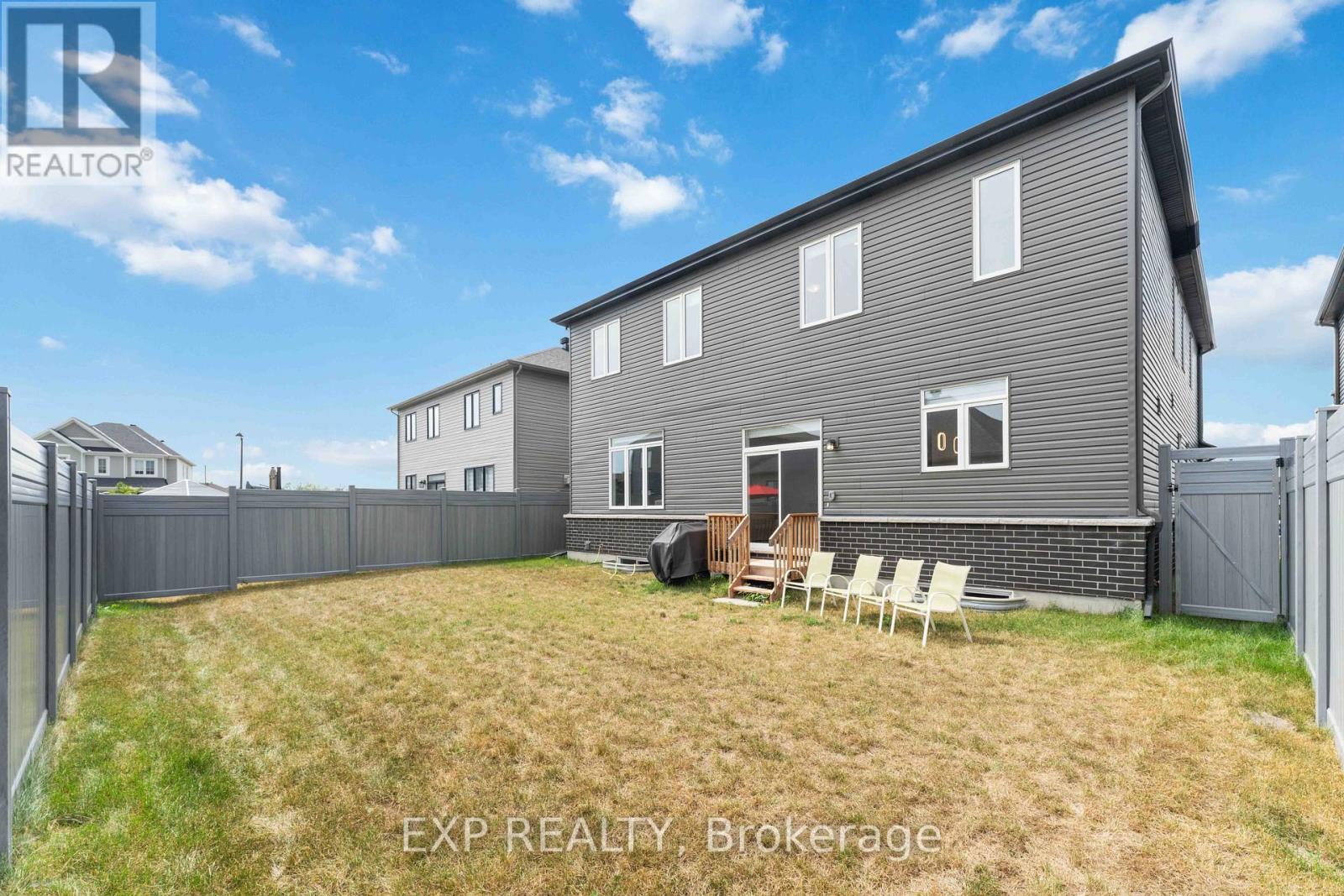 700 Coast Circle, Ottawa, Ontario  K4M 0N2 - Photo 3 - X12020570