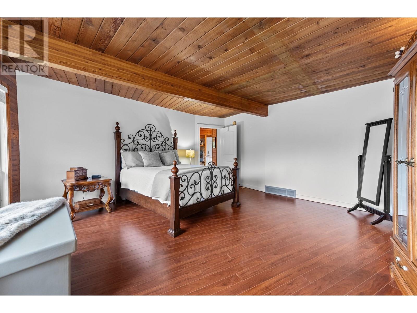 3745 Mclean Creek Road, Okanagan Falls, British Columbia  V0H 1R1 - Photo 13 - 10338956