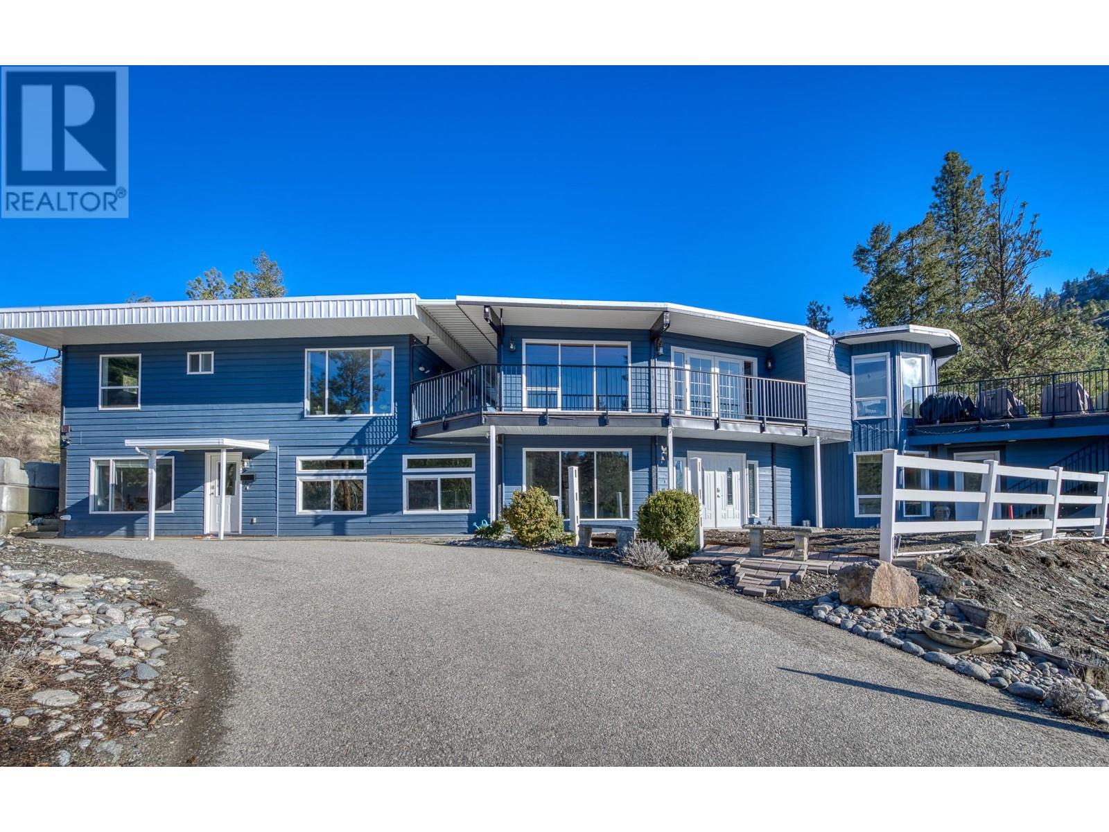 Property at 3745 McLean Creek Road image 3