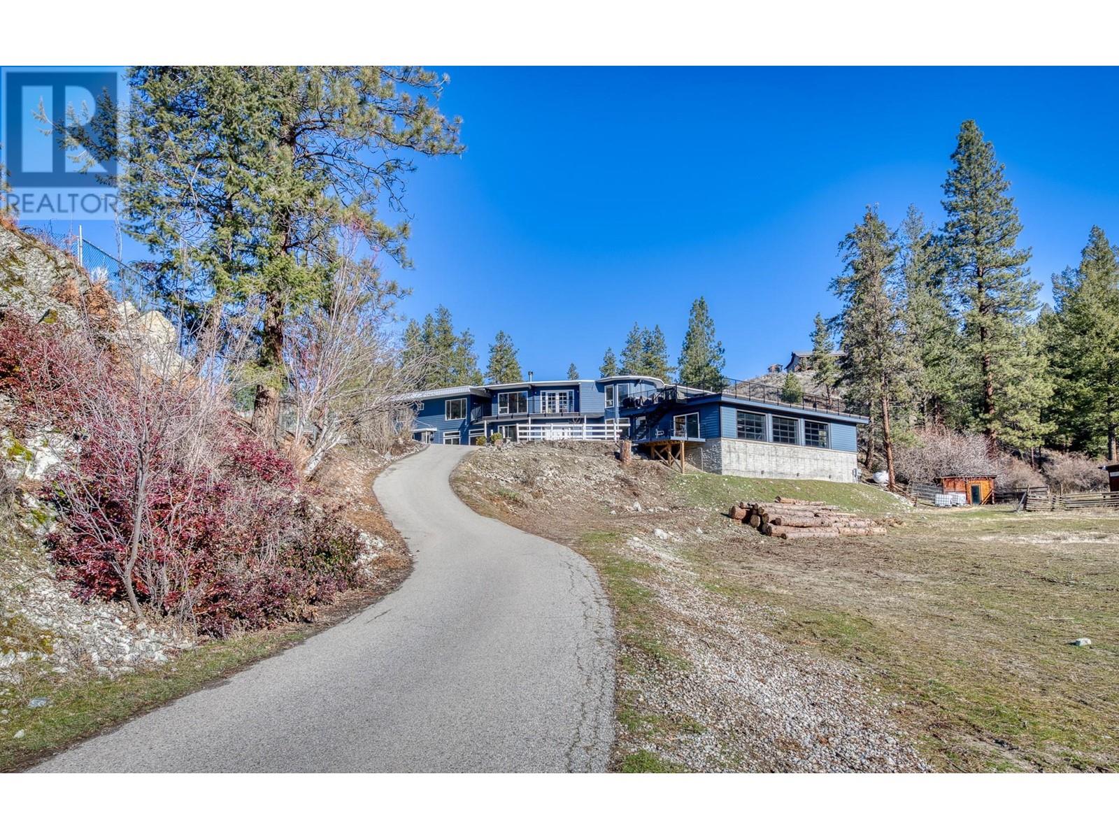 Property at 3745 McLean Creek Road image 2