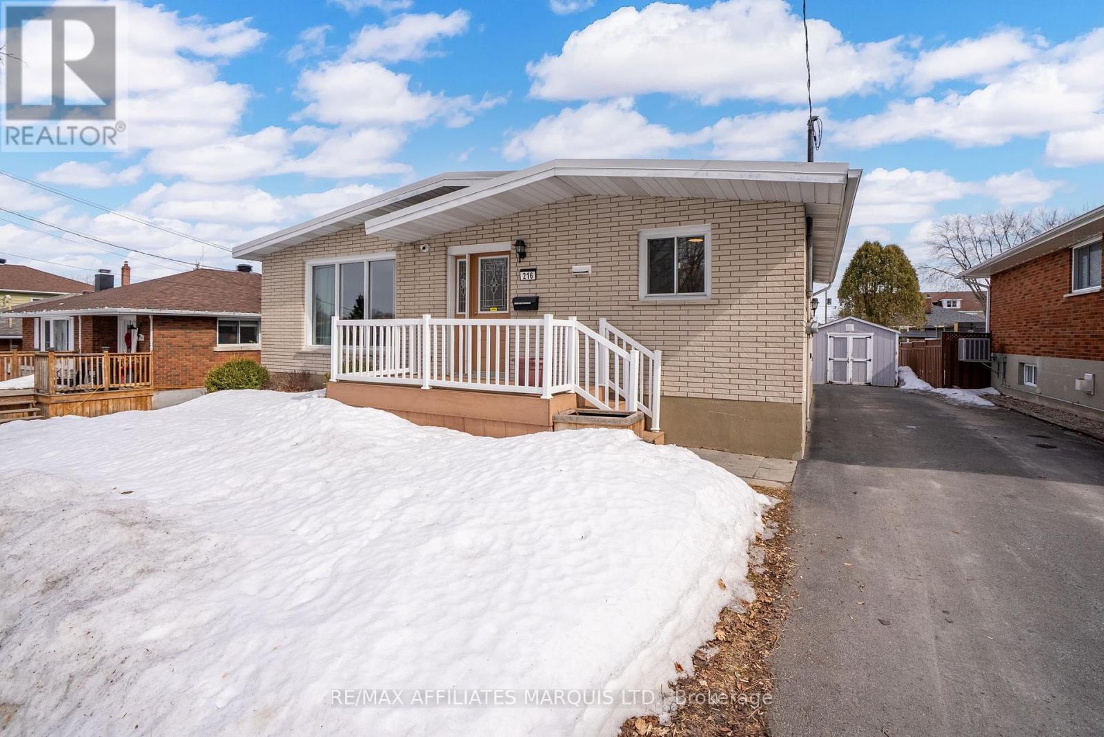 216 Jarvis Street, Cornwall, Ontario  K6H 5J3 - Photo 2 - X12020549