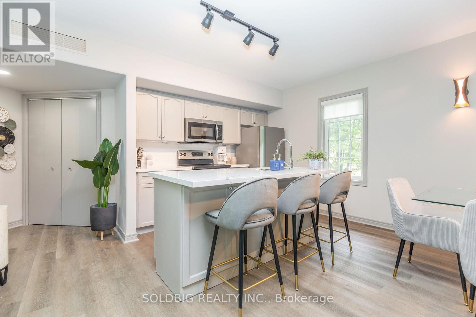 90 Highland Avenue, Oro-Medonte, Ontario  L0L 2L0 - Photo 13 - S12007144