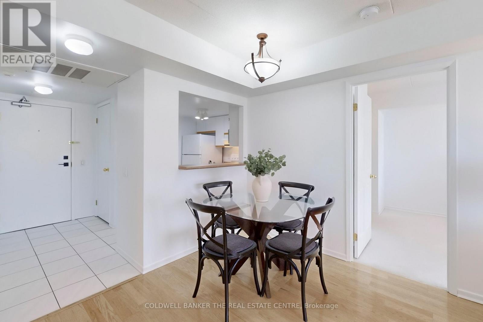 210 - 160 Wellington Street E, Aurora, Ontario  L4G 1J3 - Photo 10 - N12020551
