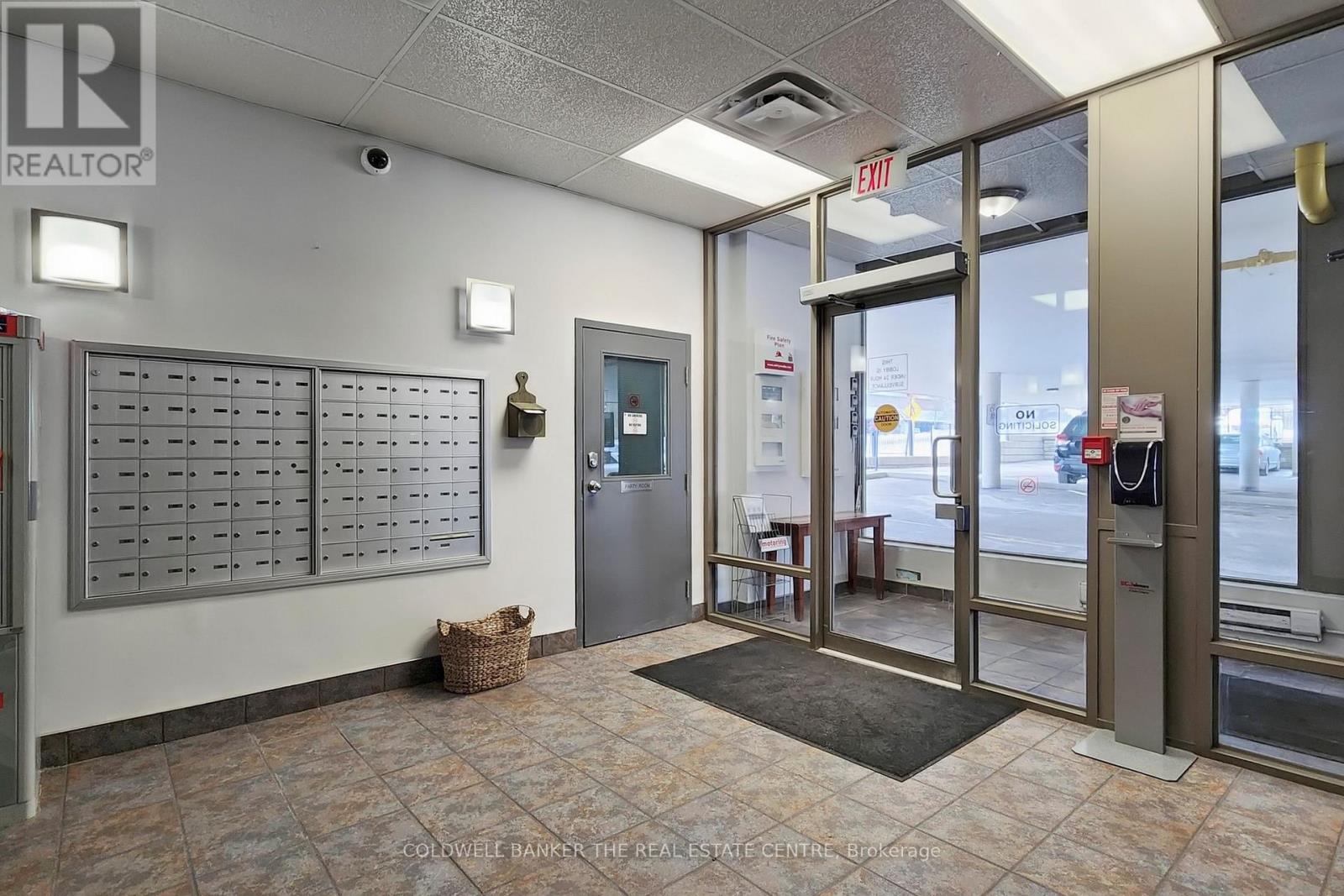 210 - 160 Wellington Street E, Aurora, Ontario  L4G 1J3 - Photo 27 - N12020551