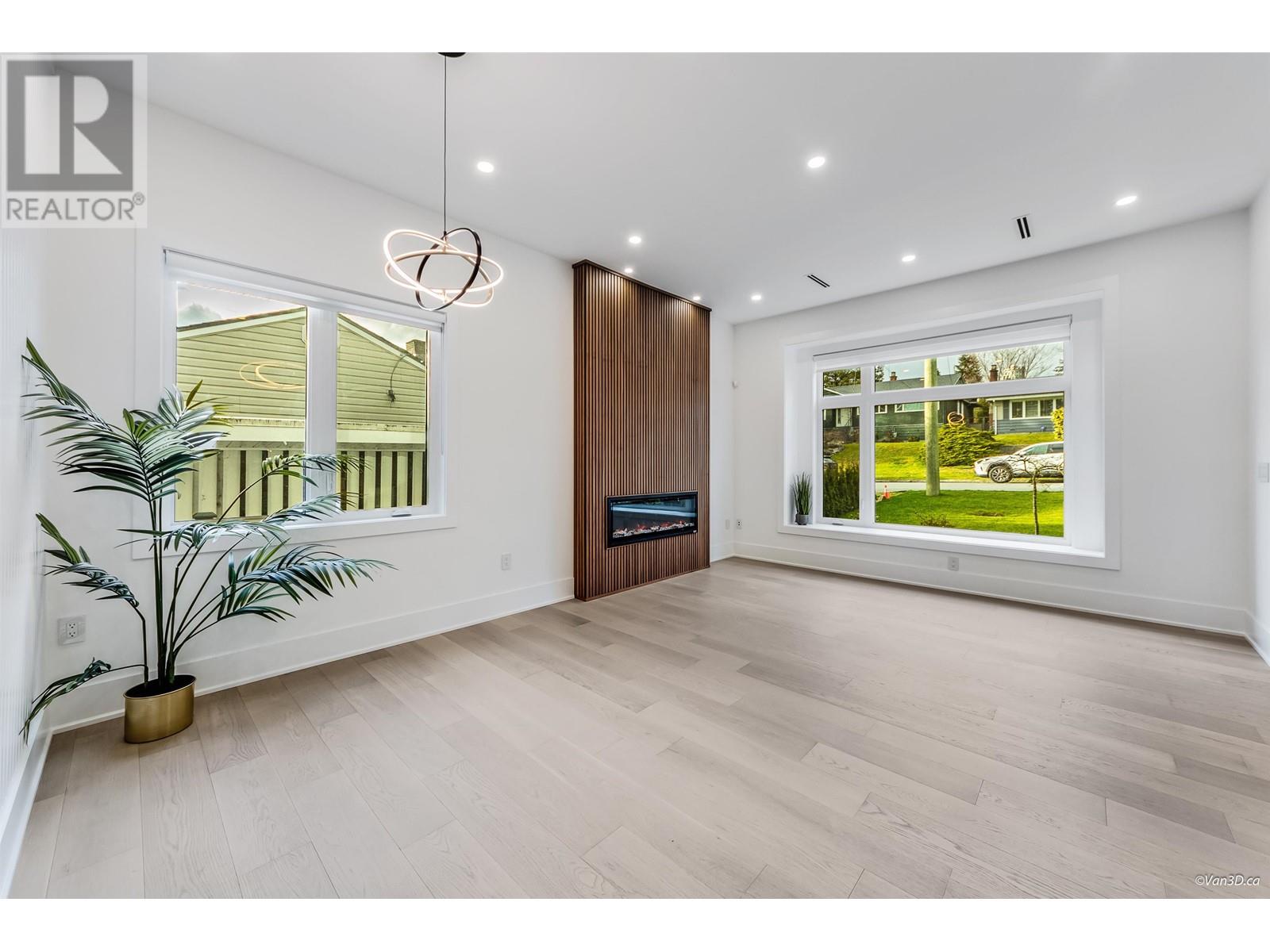 Property at 4552 CLINTON STREET image 4
