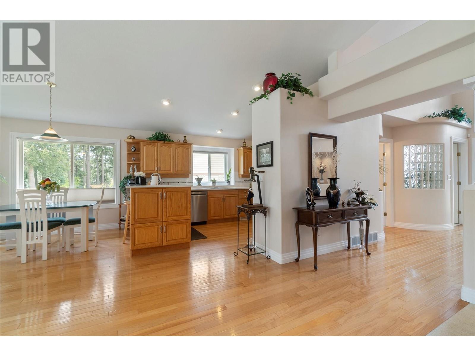Property at 2602 Golf Course Drive image 2