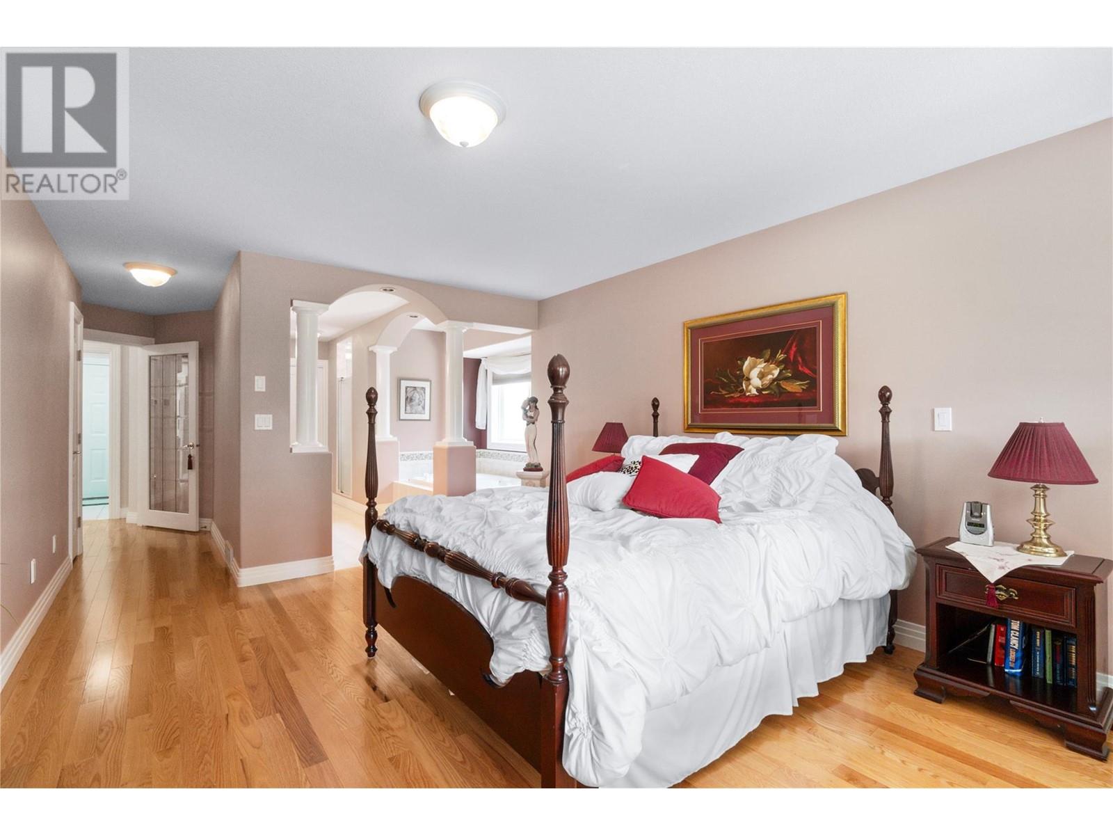 Property at 2602 Golf Course Drive image 4