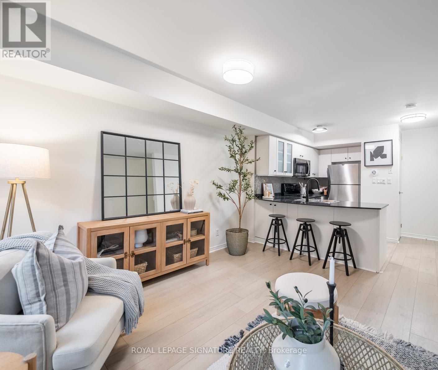 Property at 712 - 42 WESTERN BATTERY ROAD image 4