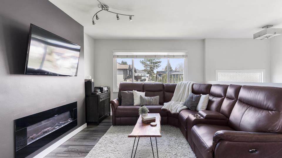 6266 175b Street, Surrey, British Columbia  V3S 5Z4 - Photo 2 - R2971992