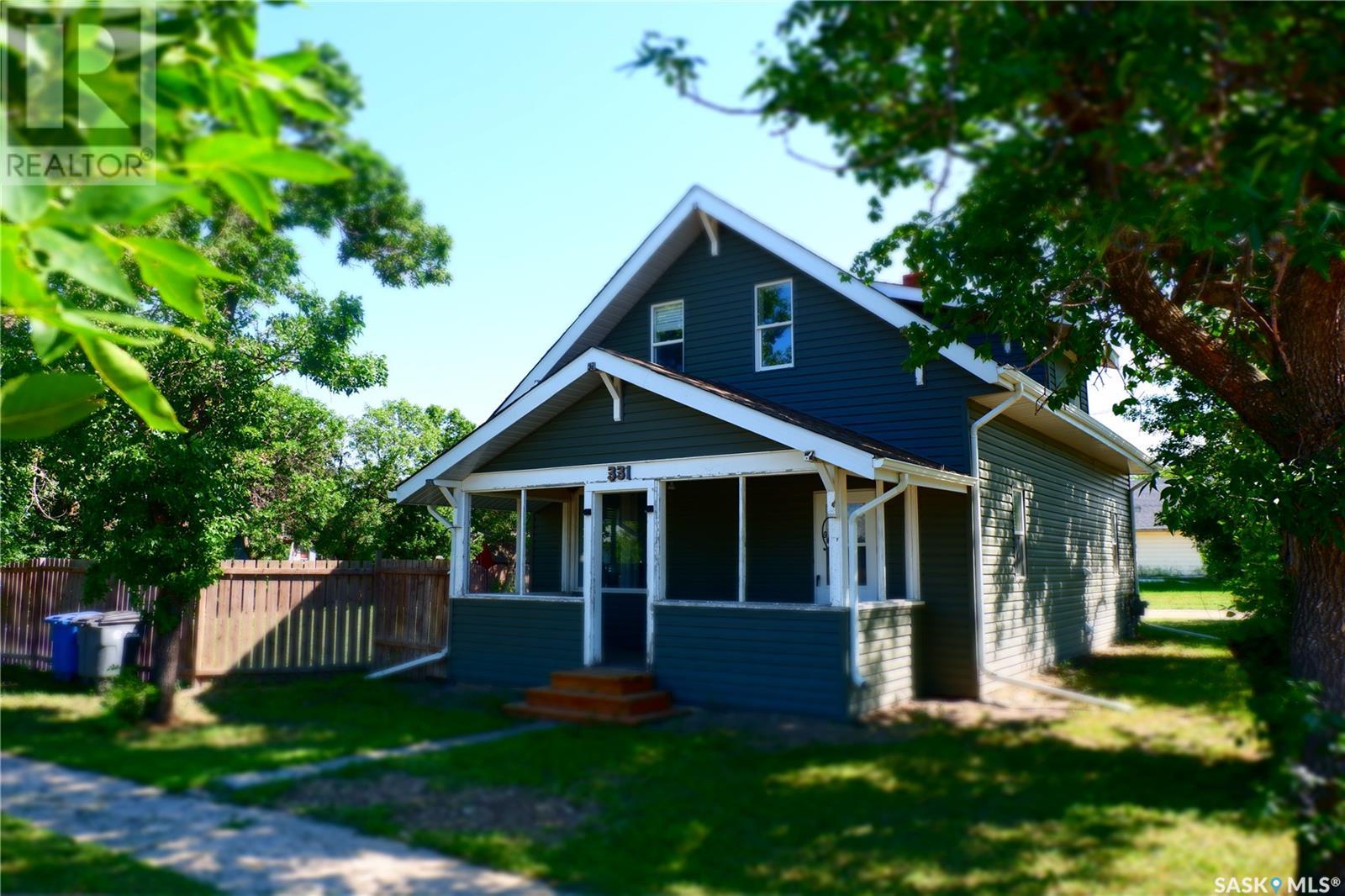 Property at 331 3rd AVENUE W image 1