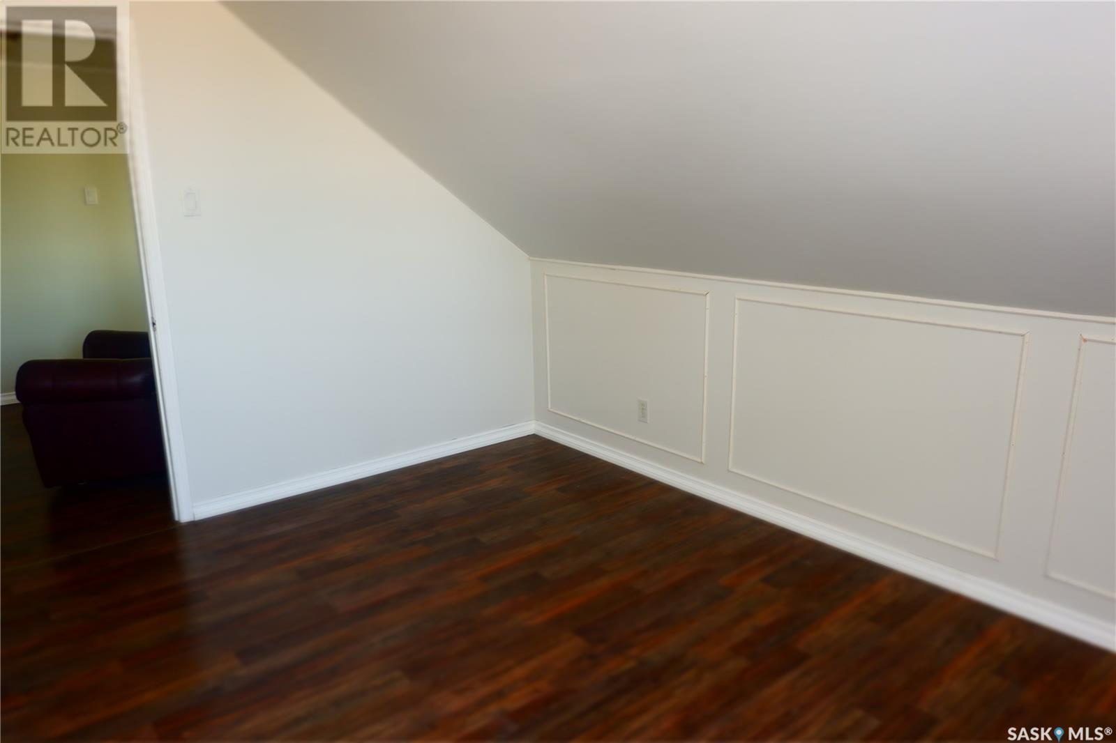 331 3rd Avenue W, Assiniboia, Saskatchewan  S0H 0B0 - Photo 16 - SK998951