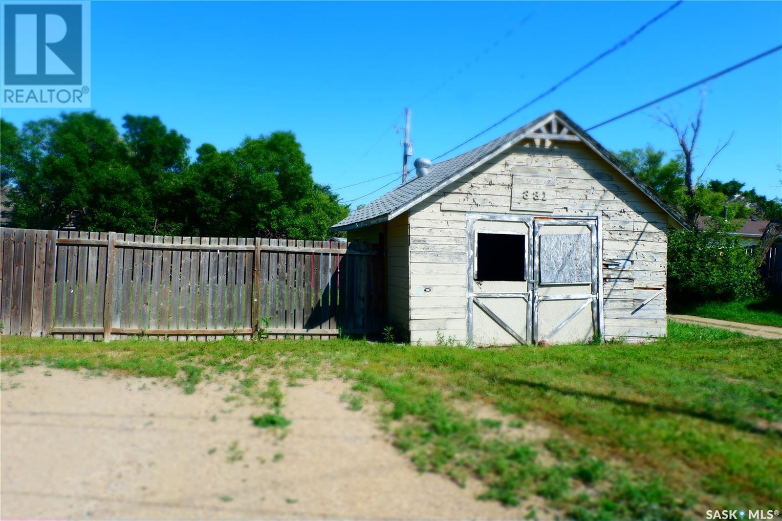 331 3rd Avenue W, Assiniboia, Saskatchewan  S0H 0B0 - Photo 23 - SK998951
