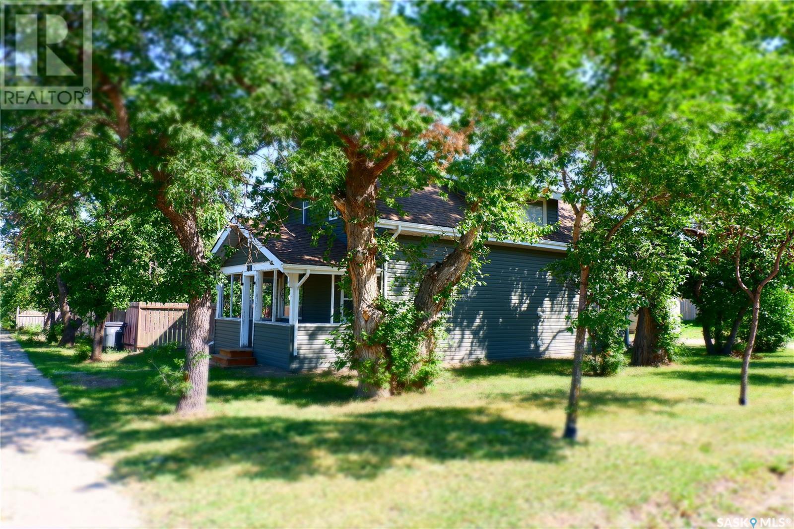 331 3rd Avenue W, Assiniboia, Saskatchewan  S0H 0B0 - Photo 27 - SK998951