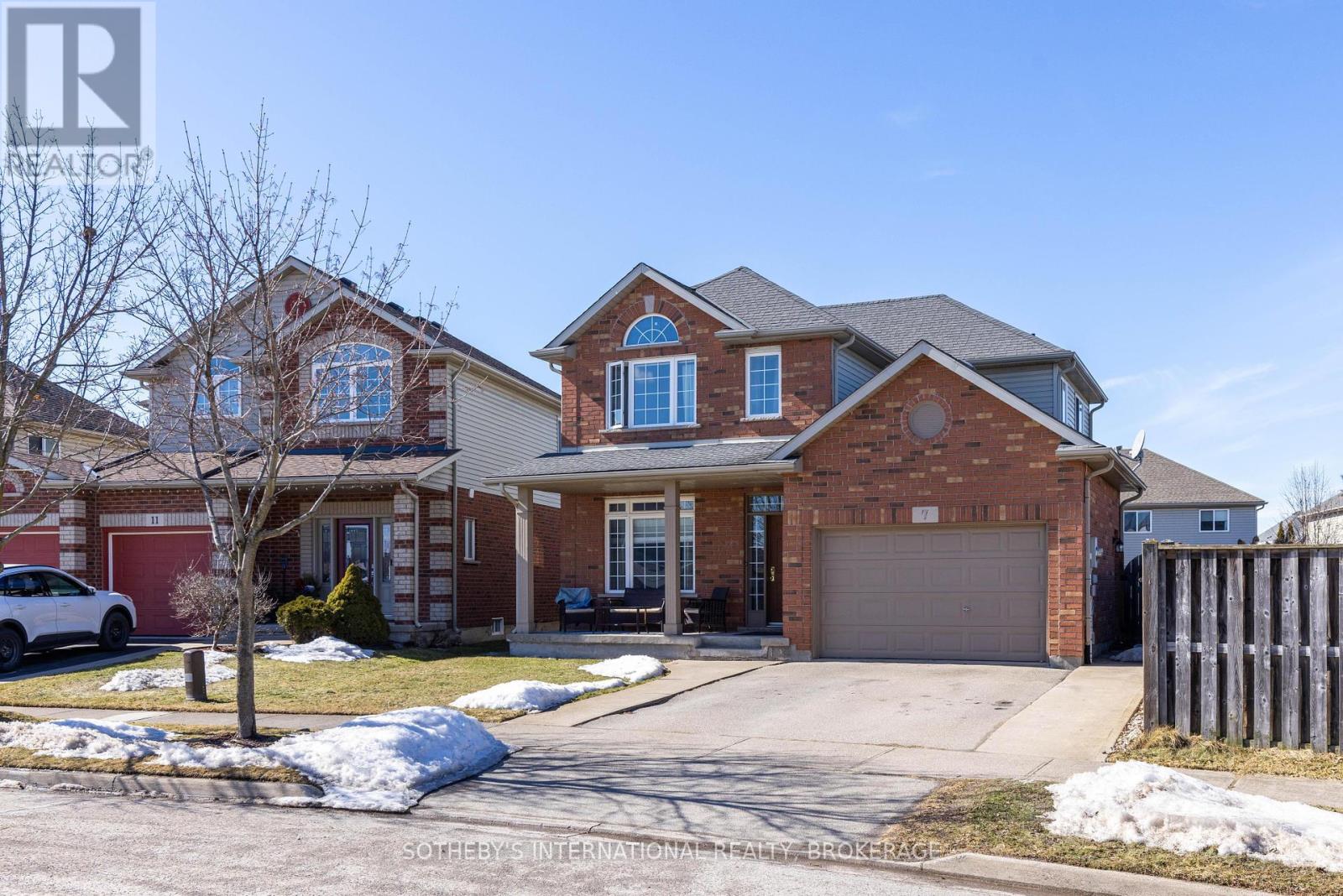 7 HONEY LOCUST CIRCLE, Thorold, Ontario