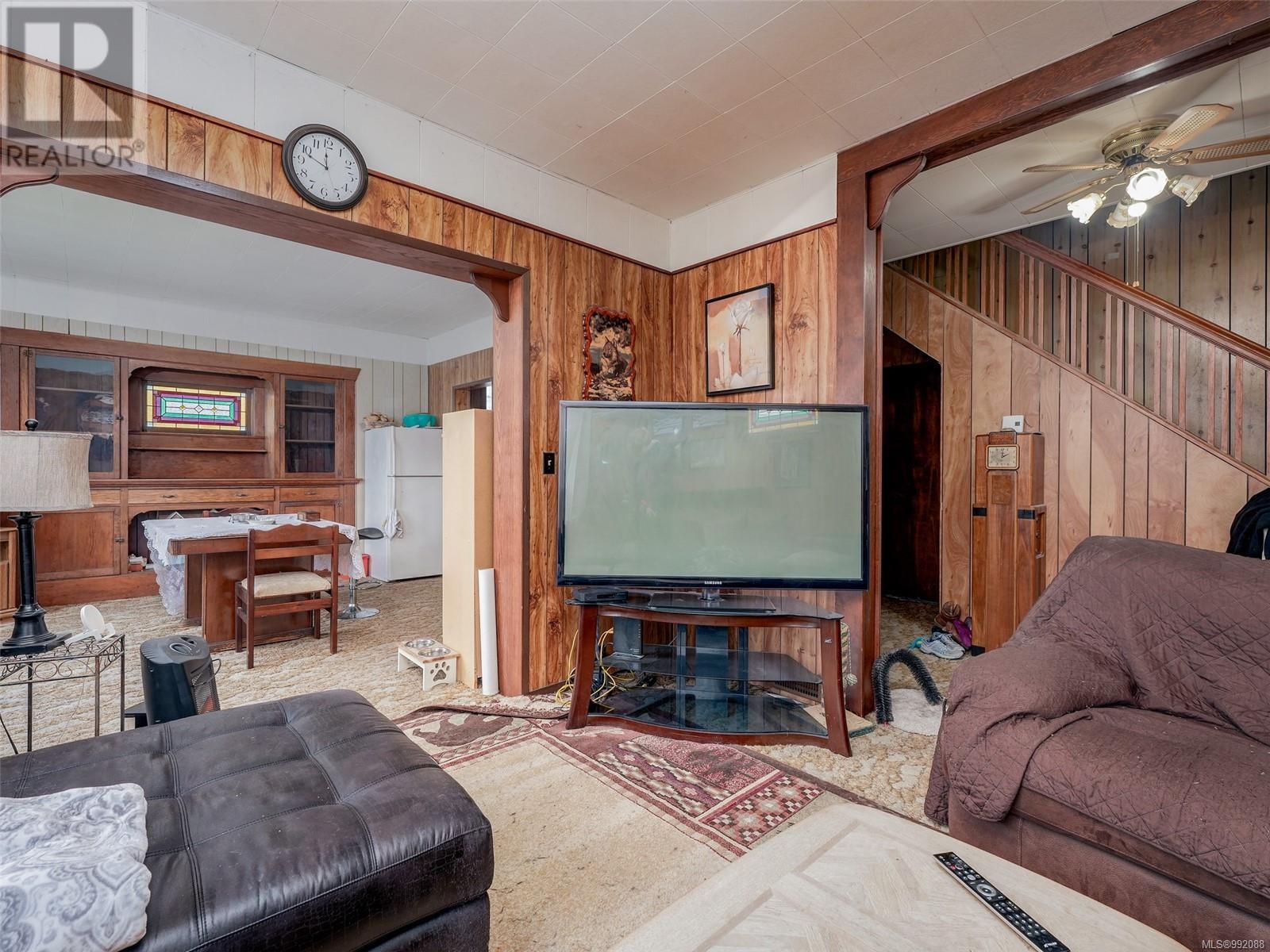 Property at 3084 Carroll St image 4
