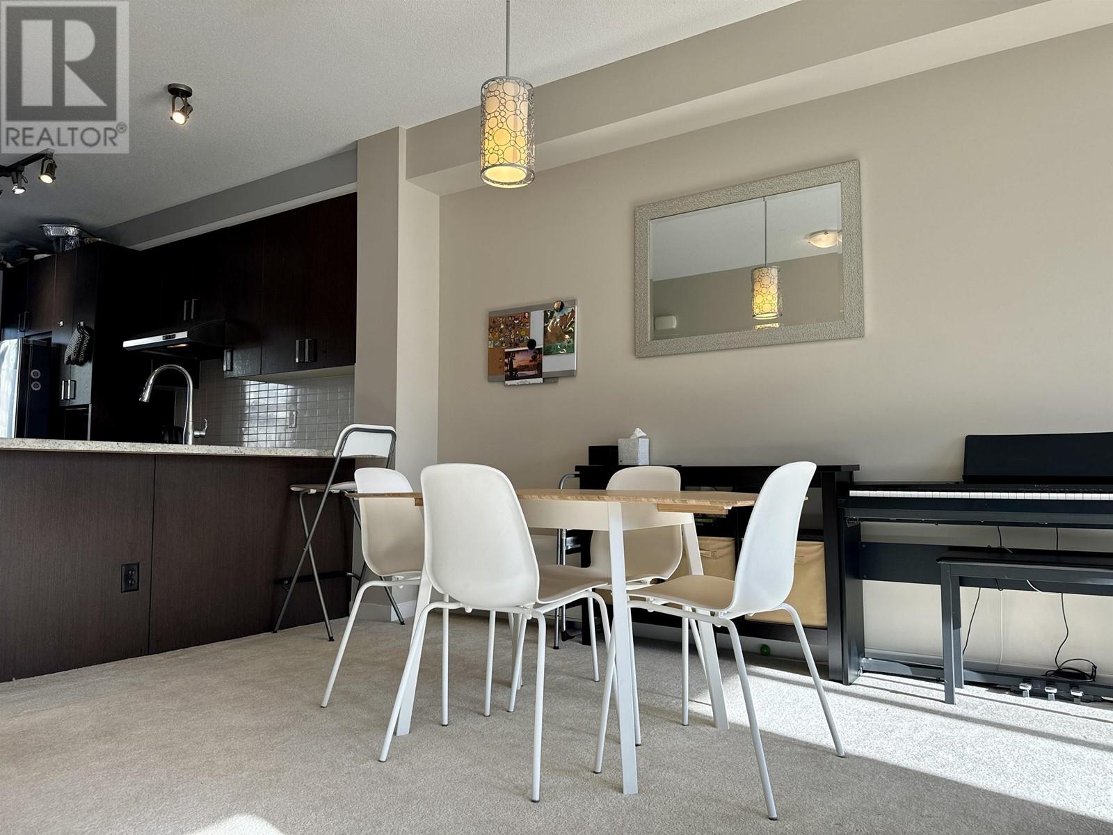 Listing Picture 4 of 35 : 52 9566 TOMICKI AVENUE, Richmond / 烈治文 - 魯藝地產 Yvonne Lu Group - MLS Medallion Club Member
