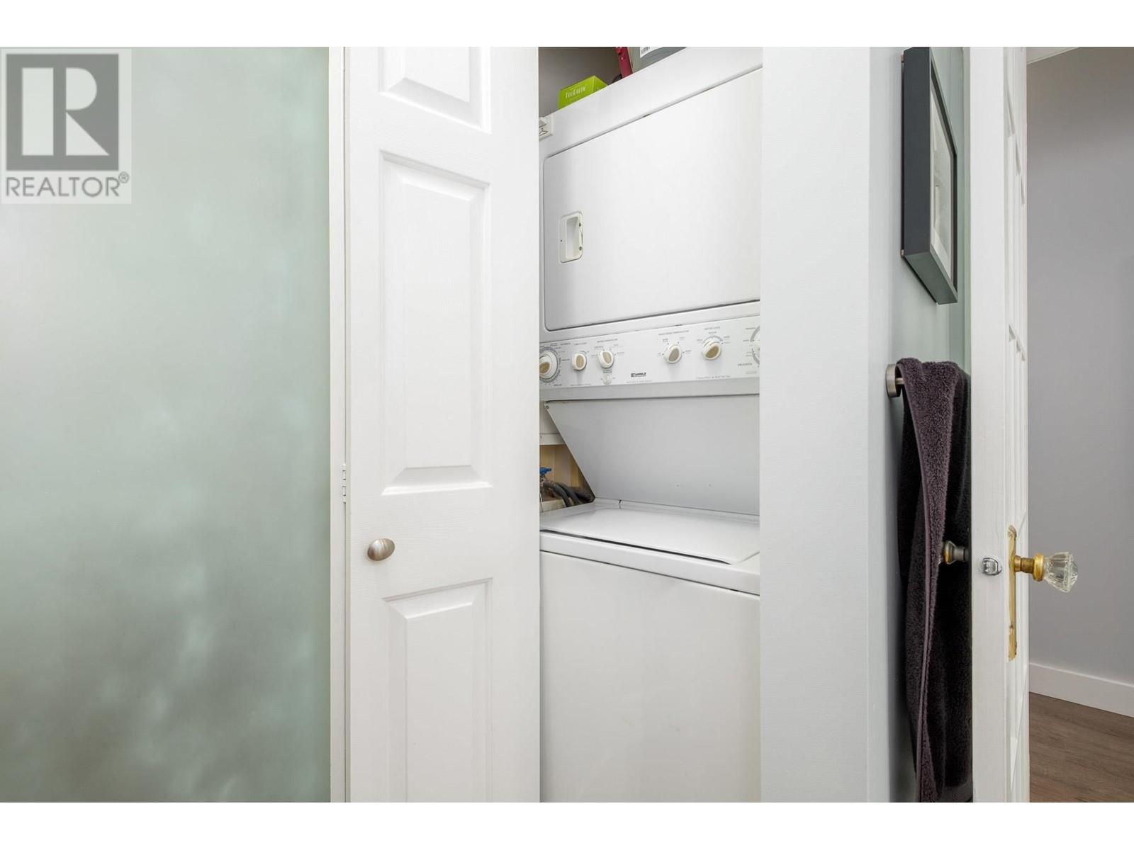 Listing Picture 20 of 36 : 205 360 E 36TH AVENUE, Vancouver / 溫哥華 - 魯藝地產 Yvonne Lu Group - MLS Medallion Club Member