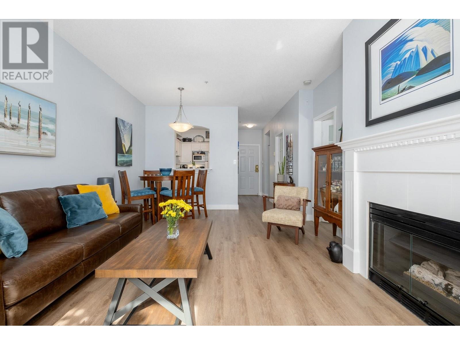 Listing Picture 7 of 36 : 205 360 E 36TH AVENUE, Vancouver / 溫哥華 - 魯藝地產 Yvonne Lu Group - MLS Medallion Club Member