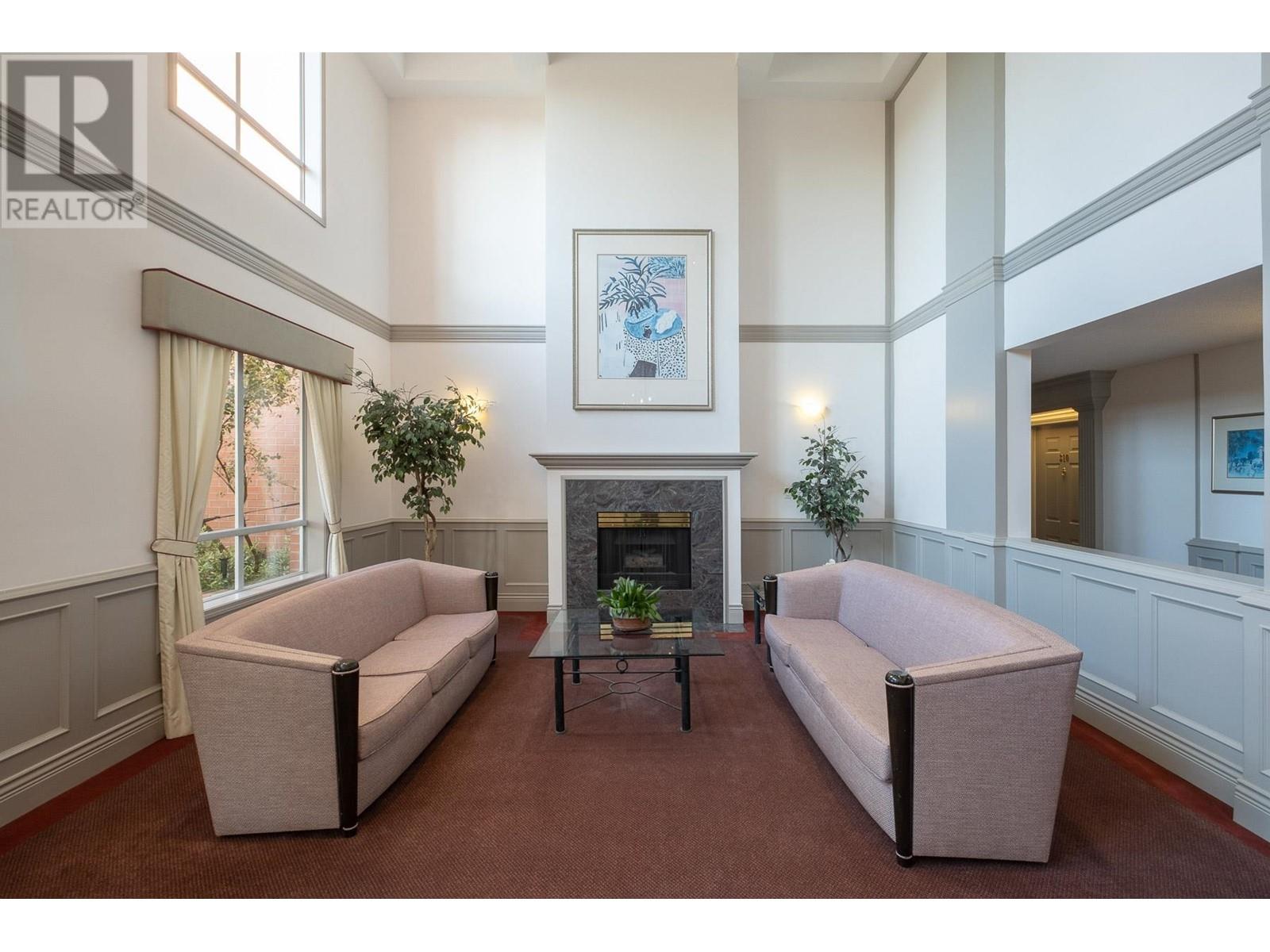 Listing Picture 34 of 36 : 205 360 E 36TH AVENUE, Vancouver / 溫哥華 - 魯藝地產 Yvonne Lu Group - MLS Medallion Club Member