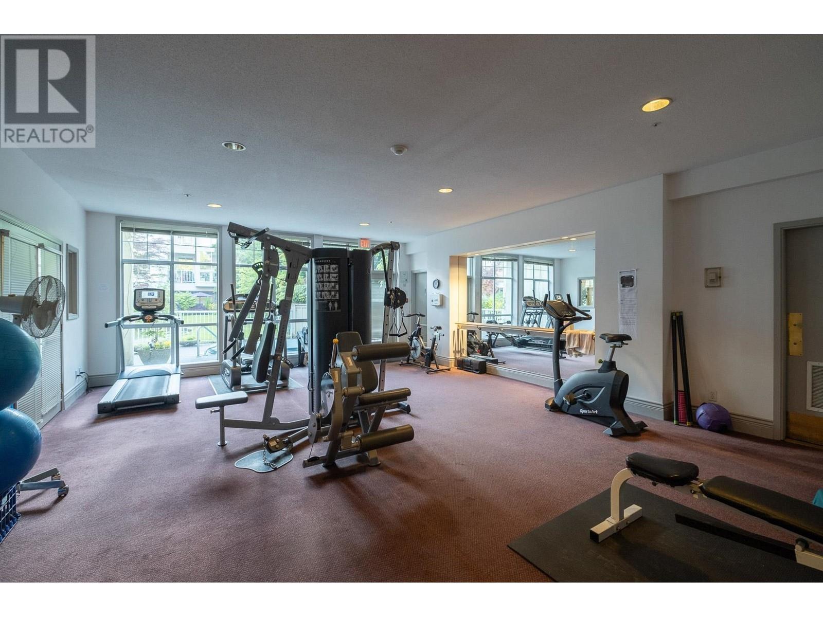 Listing Picture 33 of 36 : 205 360 E 36TH AVENUE, Vancouver / 溫哥華 - 魯藝地產 Yvonne Lu Group - MLS Medallion Club Member