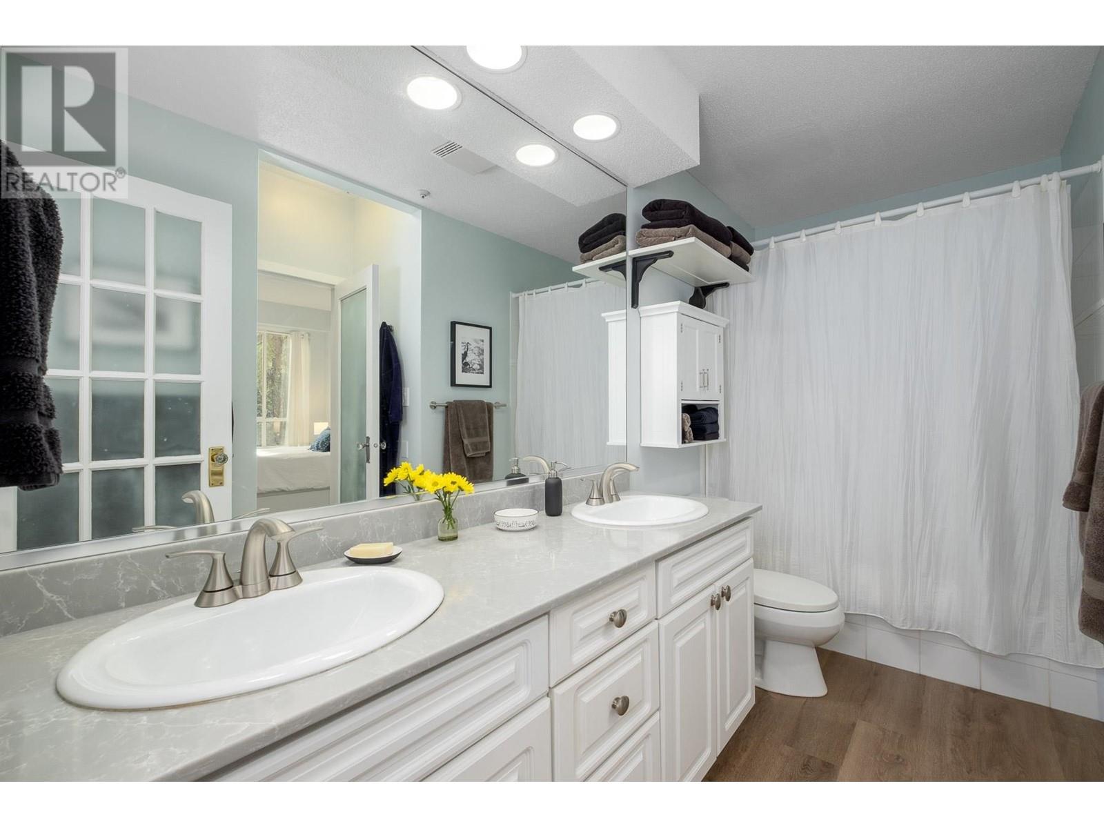 Listing Picture 16 of 36 : 205 360 E 36TH AVENUE, Vancouver / 溫哥華 - 魯藝地產 Yvonne Lu Group - MLS Medallion Club Member