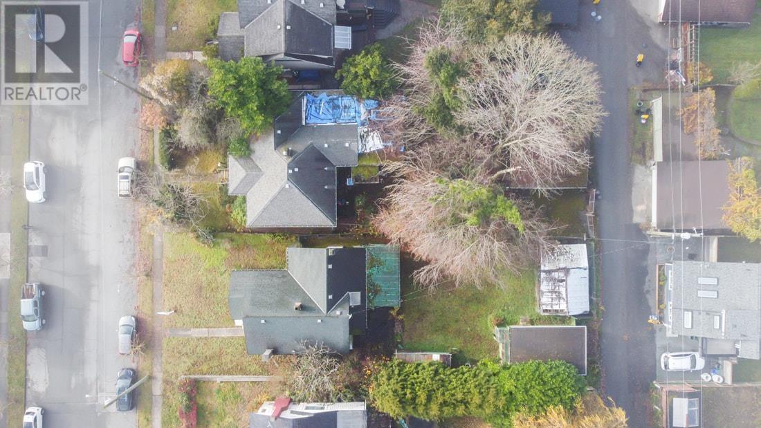 Property at 442 W 14TH STREET image 4