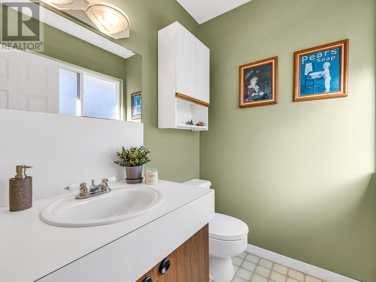 2251 Berkley Avenue, North Vancouver, British Columbia  V7H 1Z6 - Photo 13 - R2978089