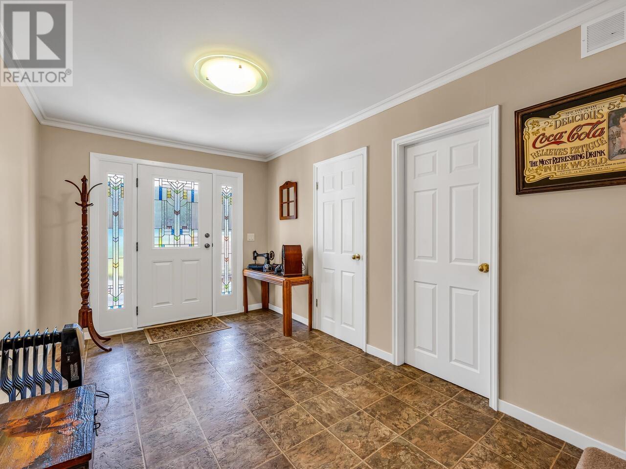 Property at 2251 BERKLEY AVENUE image 3
