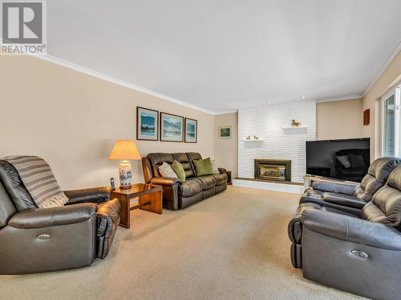 2251 Berkley Avenue, North Vancouver, British Columbia  V7H 1Z6 - Photo 6 - R2978089