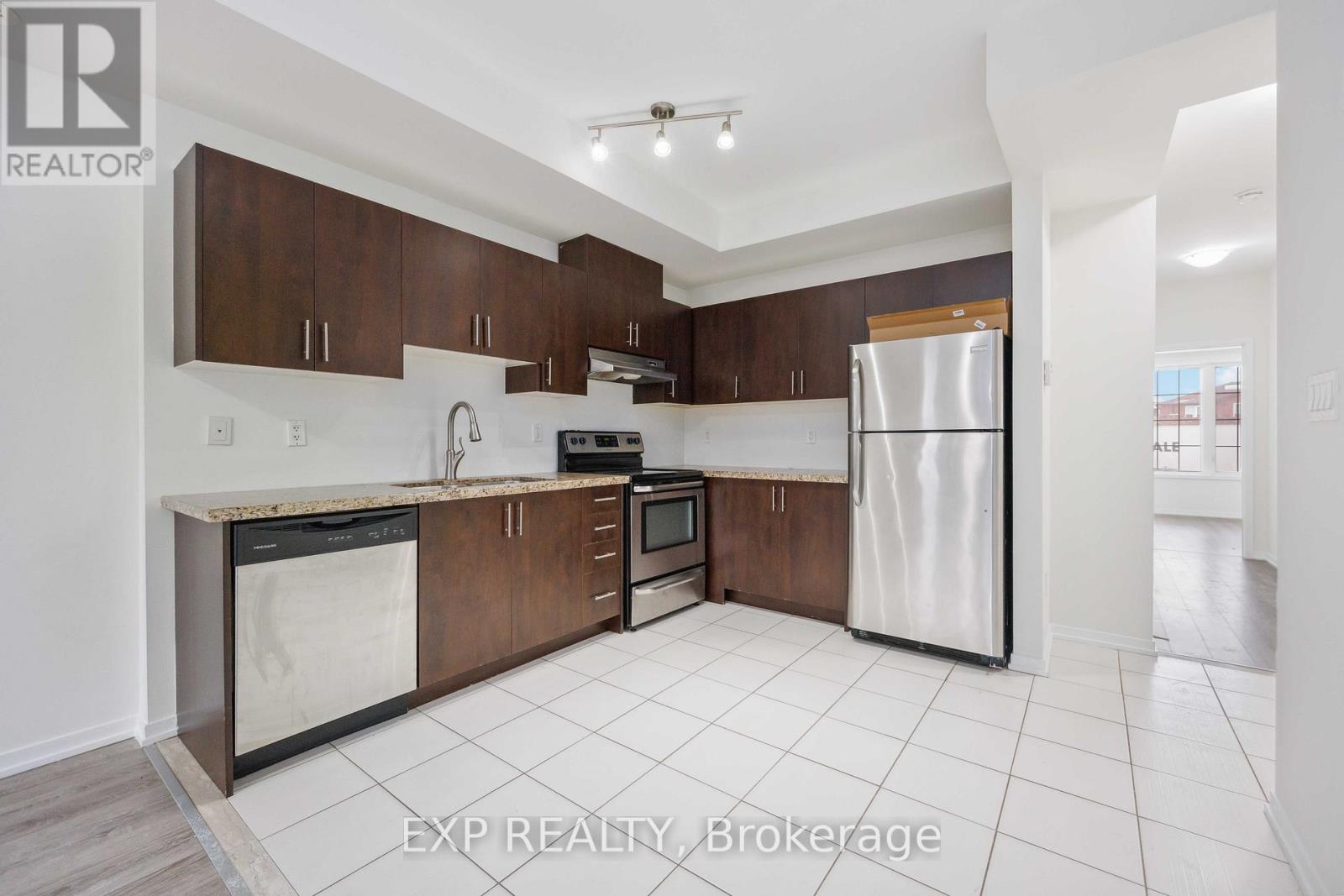 E12 - 26 Bruce Street, Vaughan, Ontario  L4L 1J4 - Photo 17 - N12020672