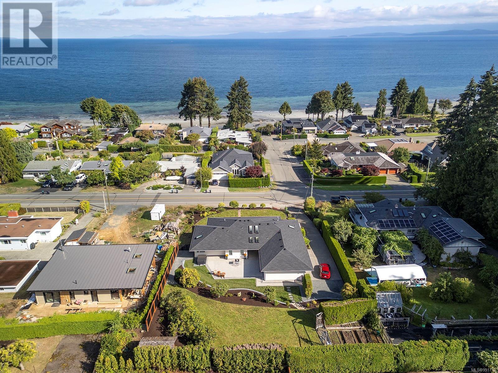 274 Crescent Rd W, Qualicum Beach, British Columbia  V9K 1J9 - Photo 1 - 991710