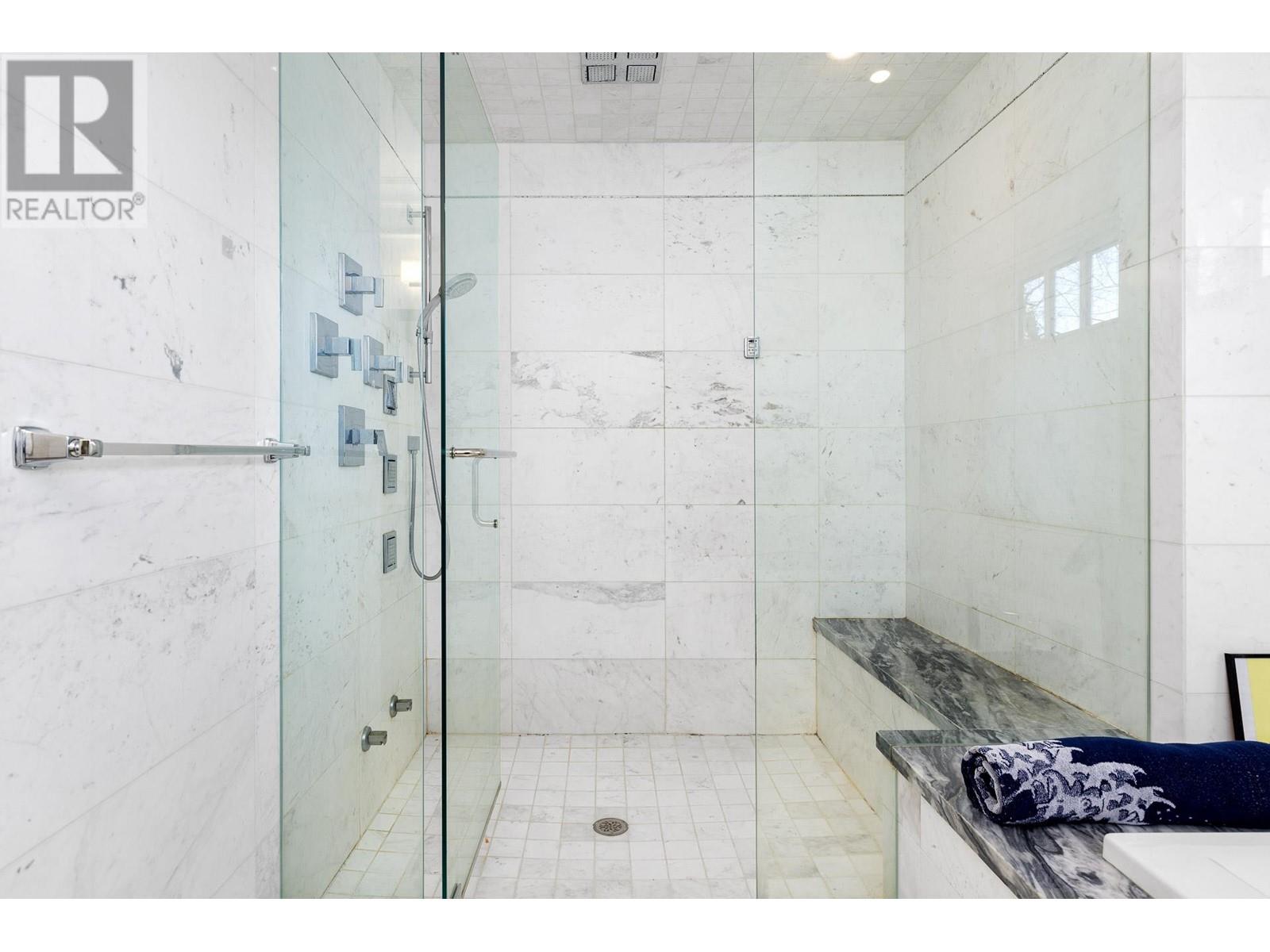 Listing Picture 21 of 32 : 5826 ANGUS DRIVE, Vancouver / 溫哥華 - 魯藝地產 Yvonne Lu Group - MLS Medallion Club Member
