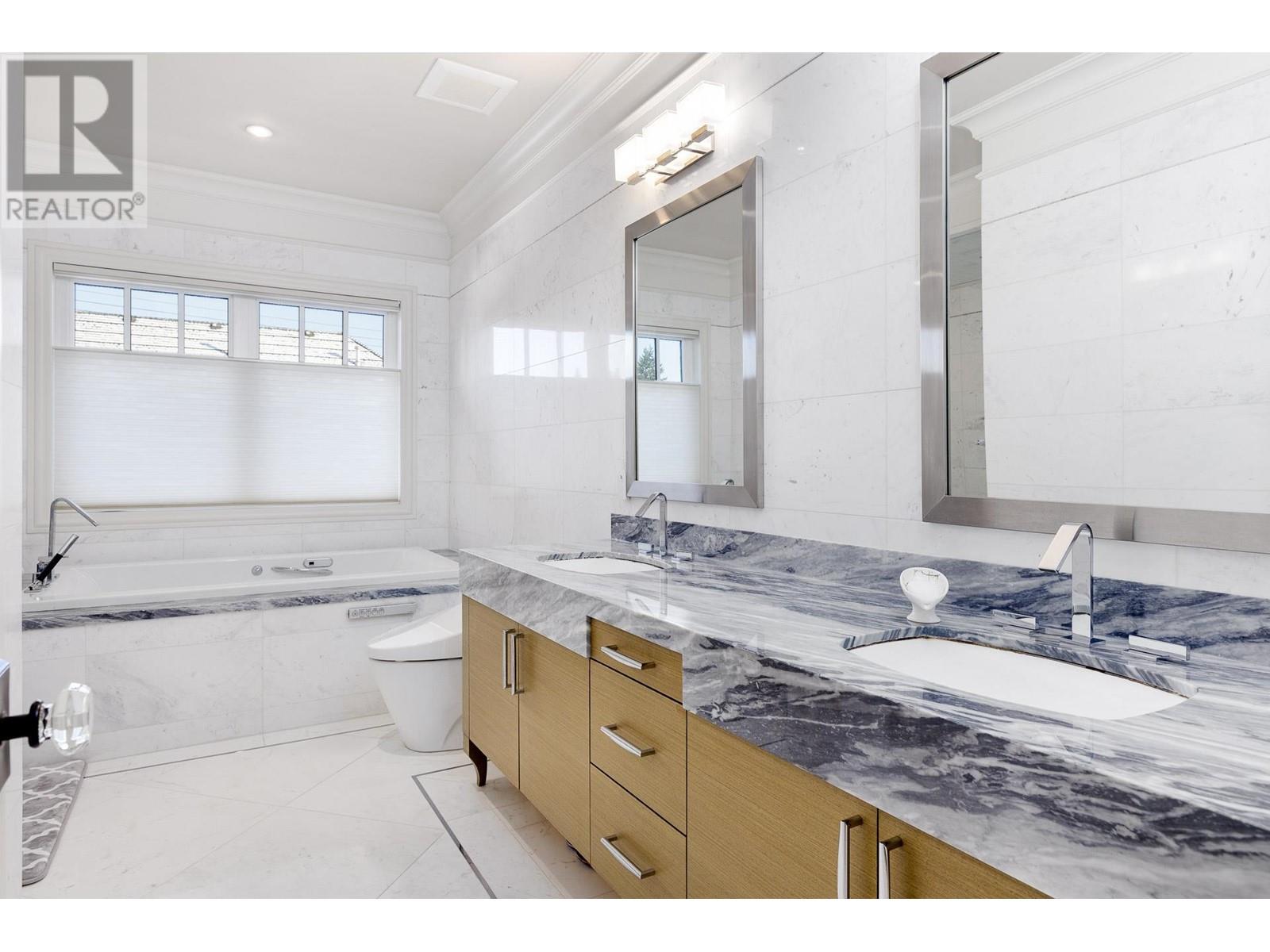 Listing Picture 19 of 32 : 5826 ANGUS DRIVE, Vancouver / 溫哥華 - 魯藝地產 Yvonne Lu Group - MLS Medallion Club Member