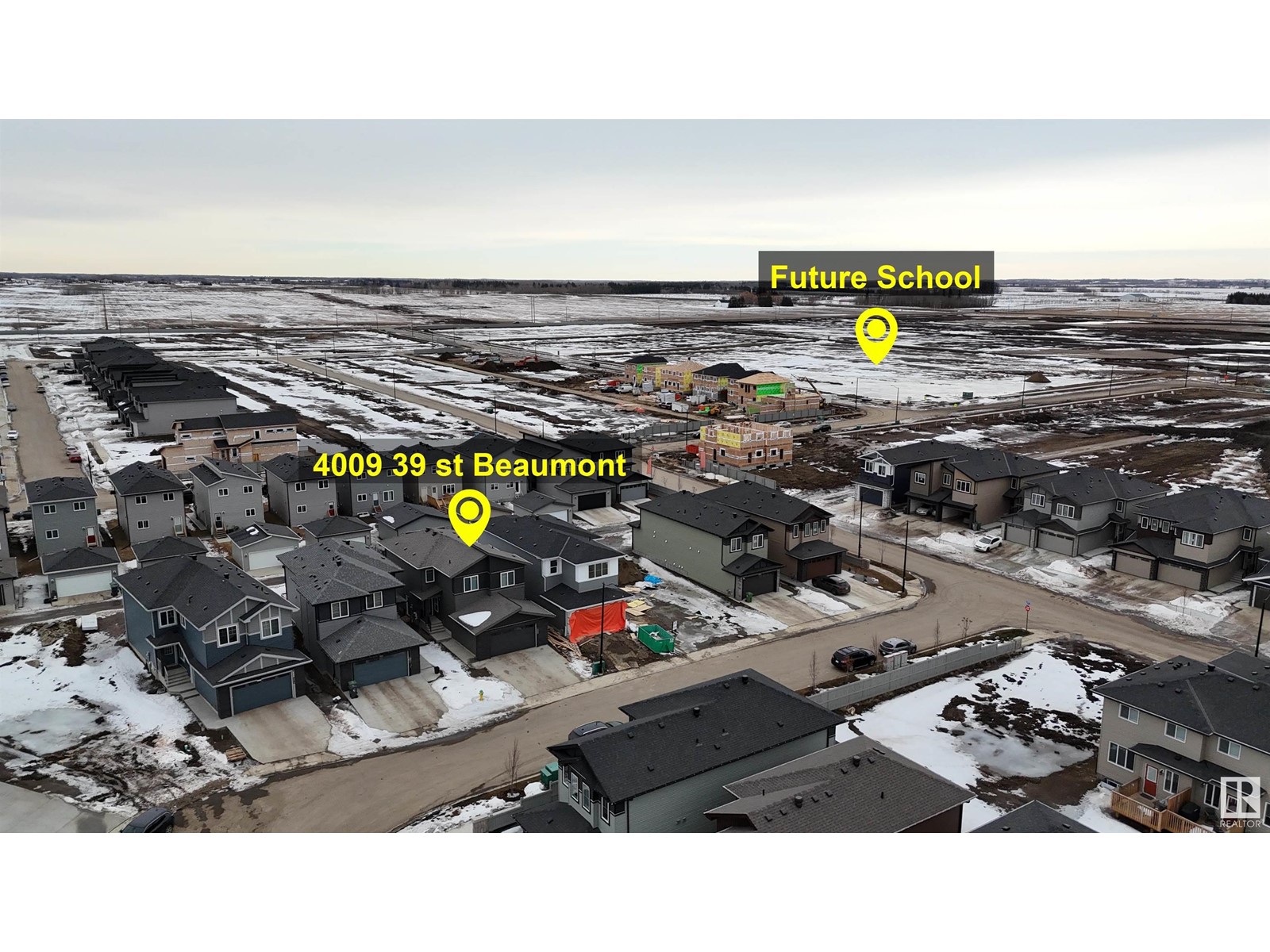 Property at 4009 39 ST image 3