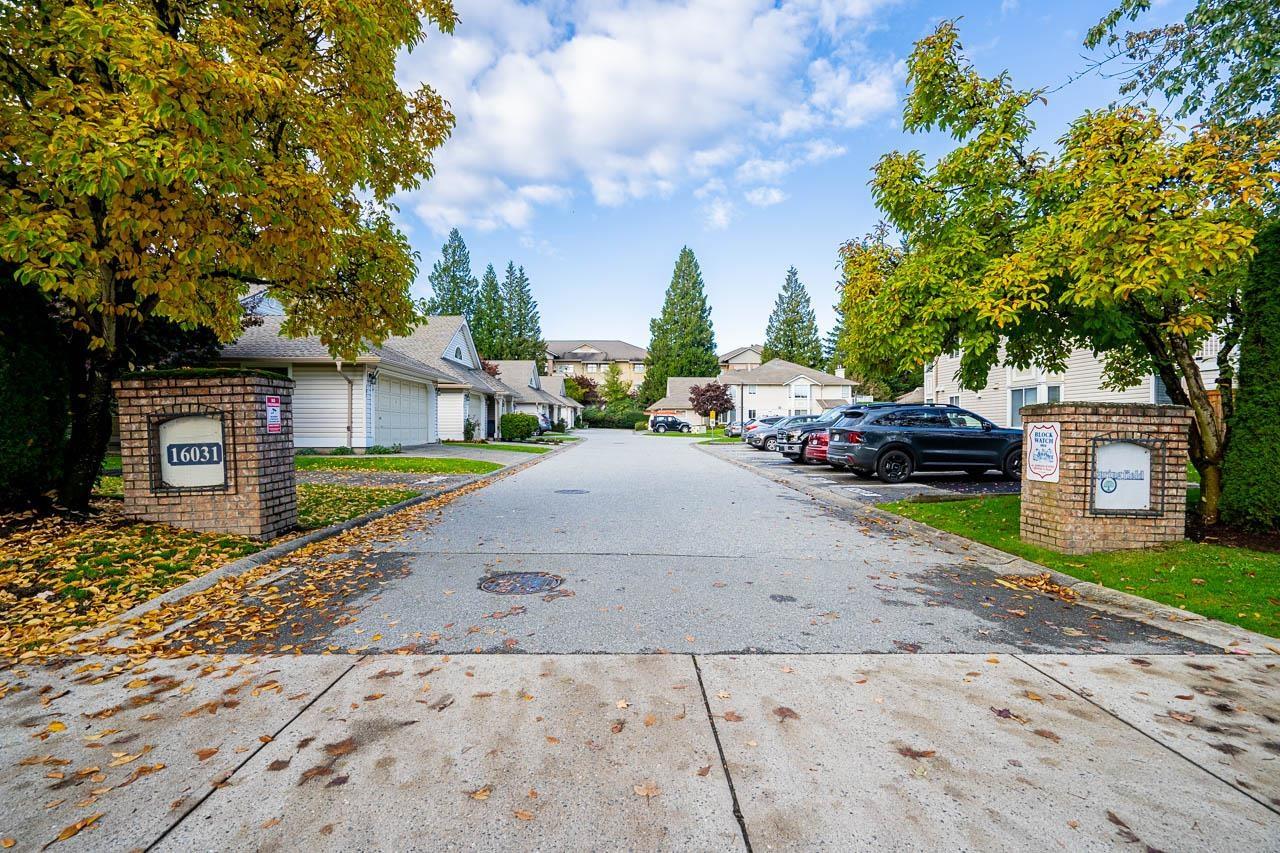 202 16031 82 Avenue, Surrey, British Columbia  V4N 0N4 - Photo 1 - R2975265